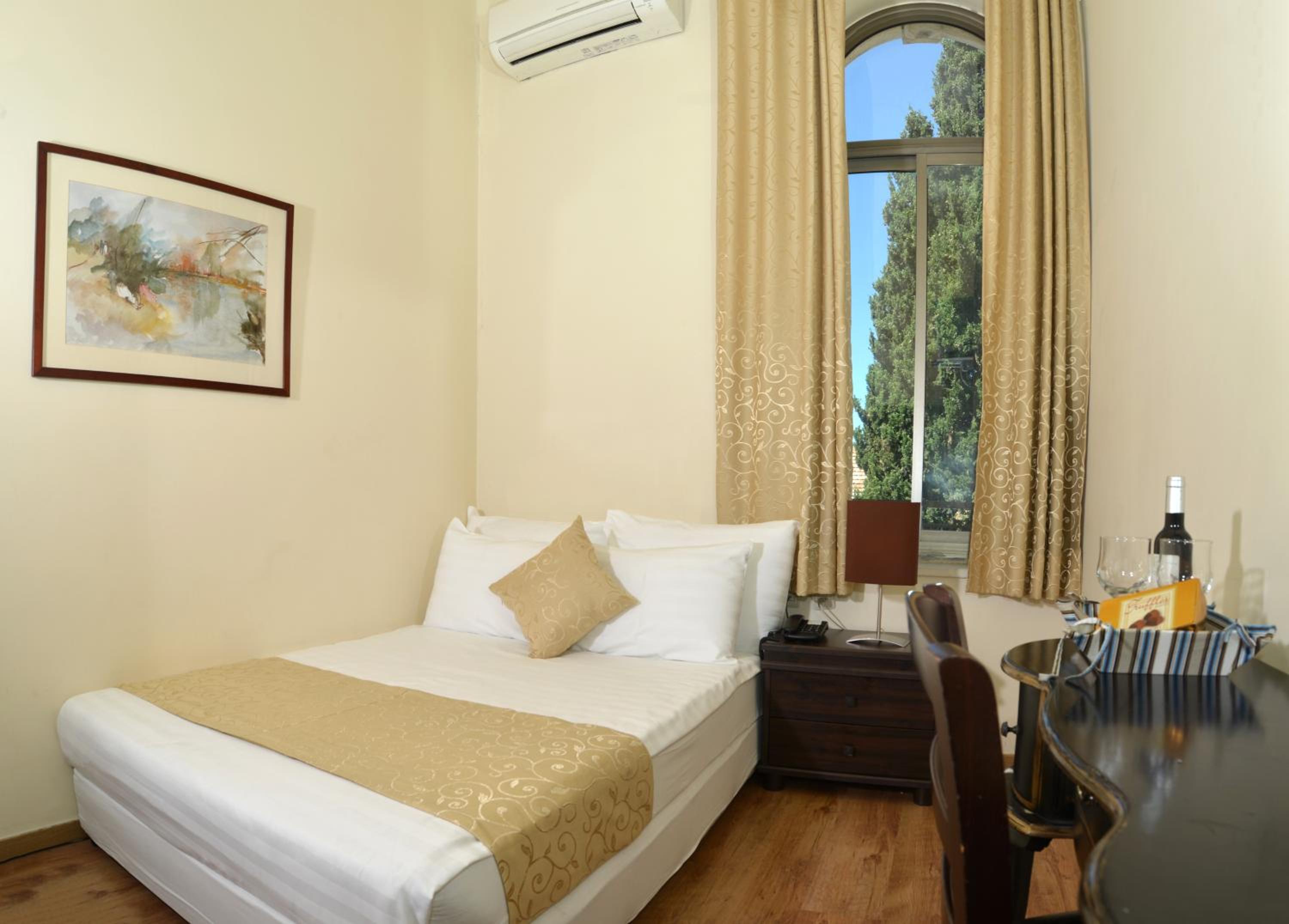 Two-Bedroom Suite - Photo 4