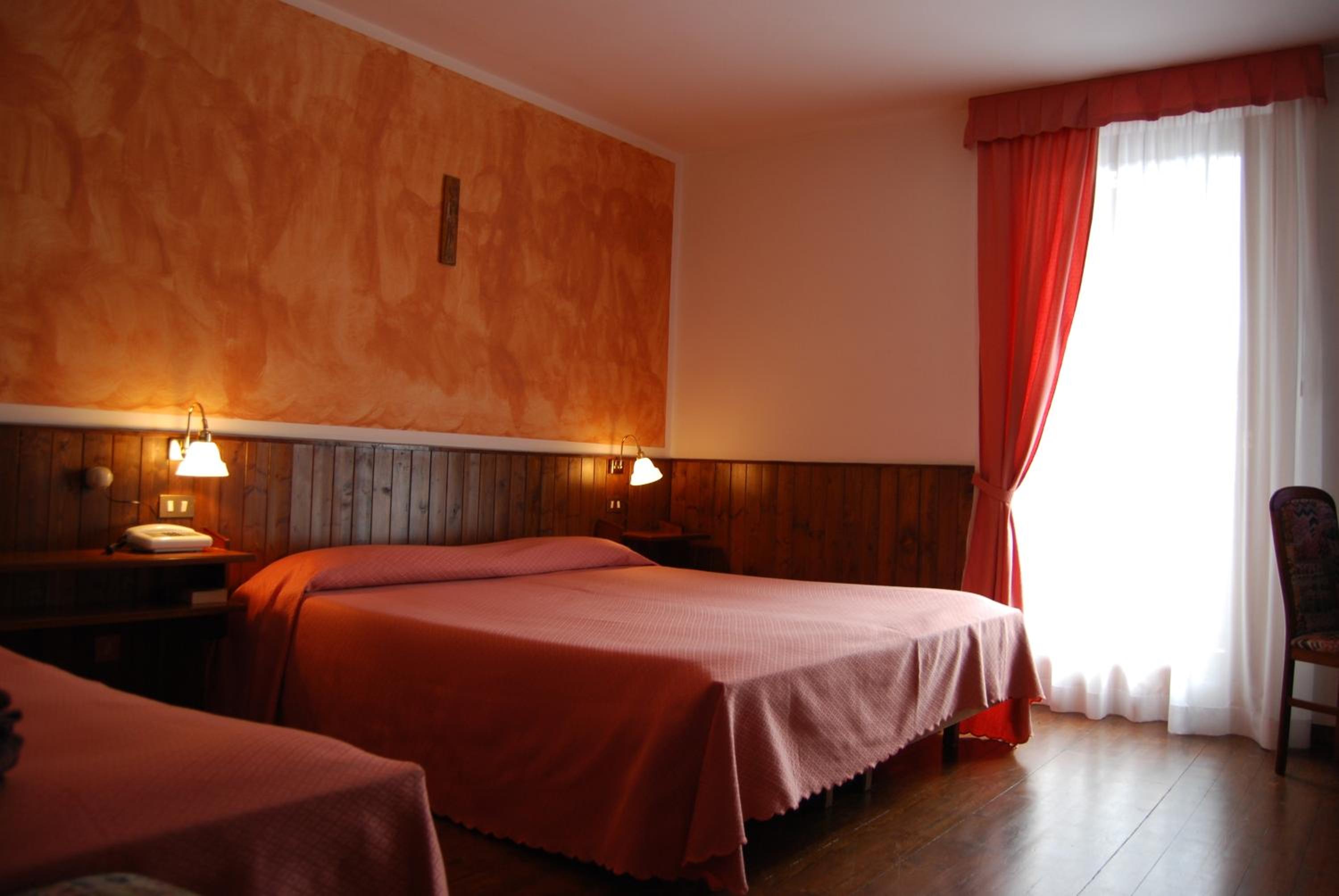Double or Twin Room photo 1