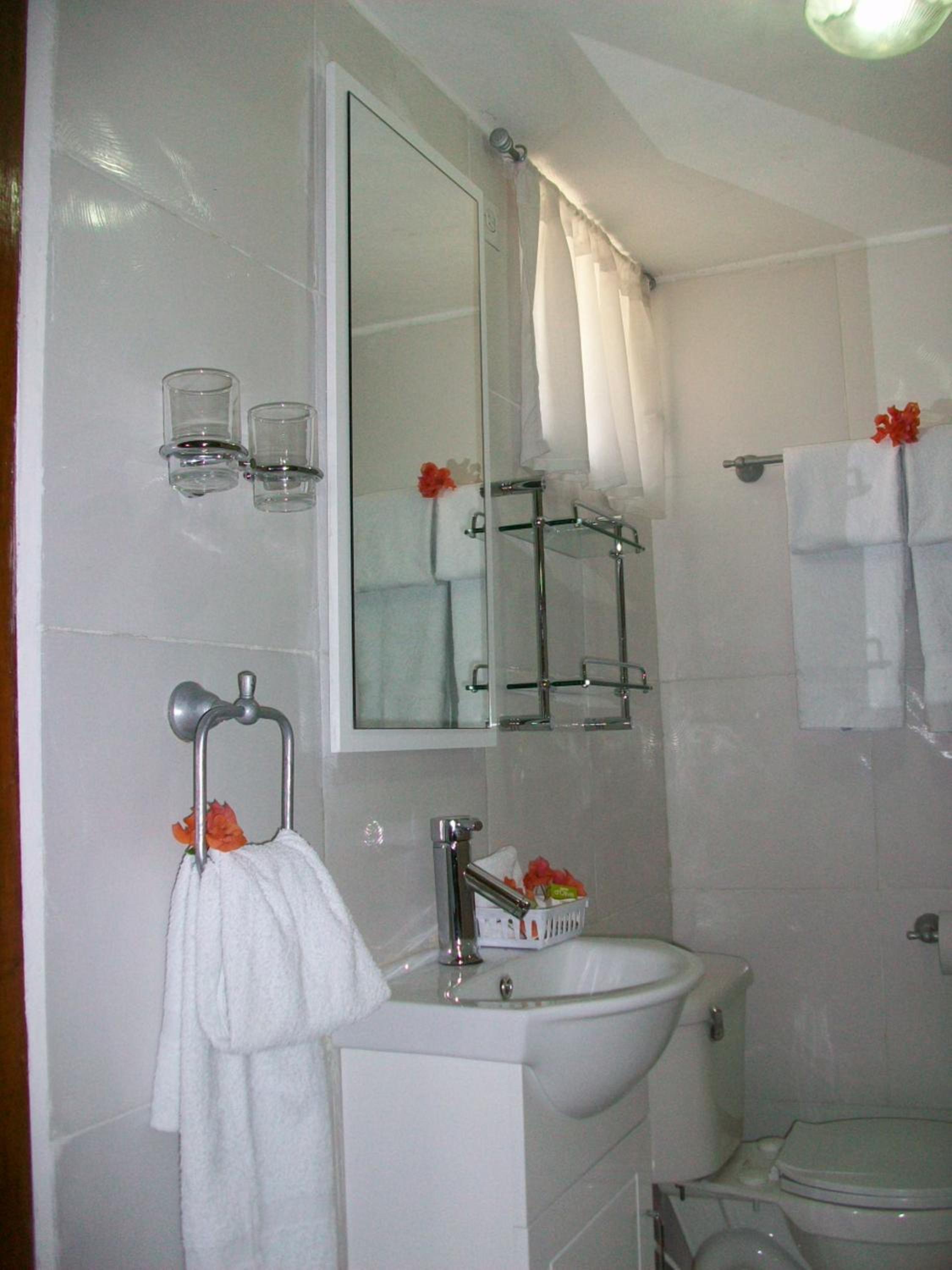 Queen Room with Two Queen Beds photo 3