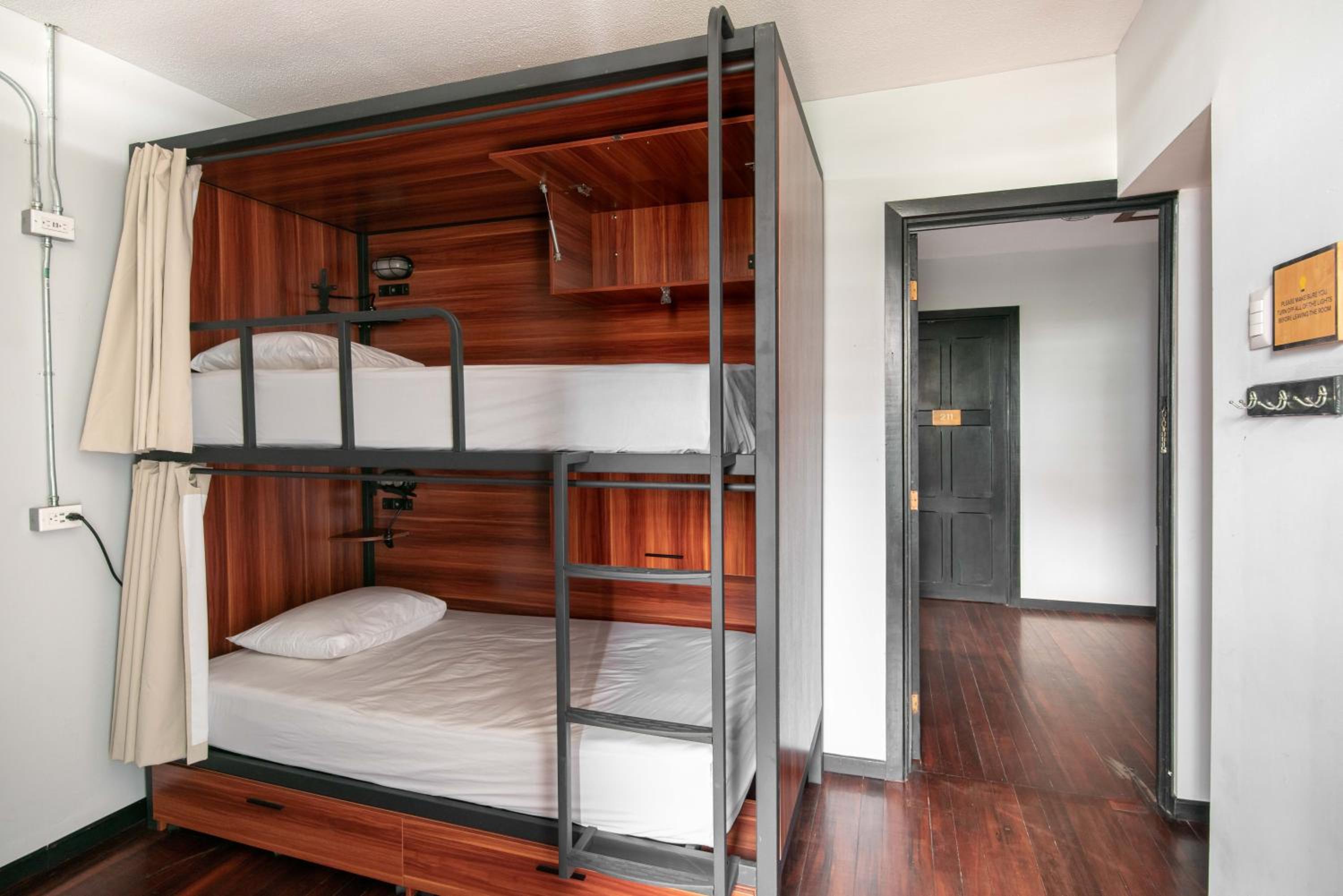 Bed In 4-Bed Mixed Dormitory Room photo 2