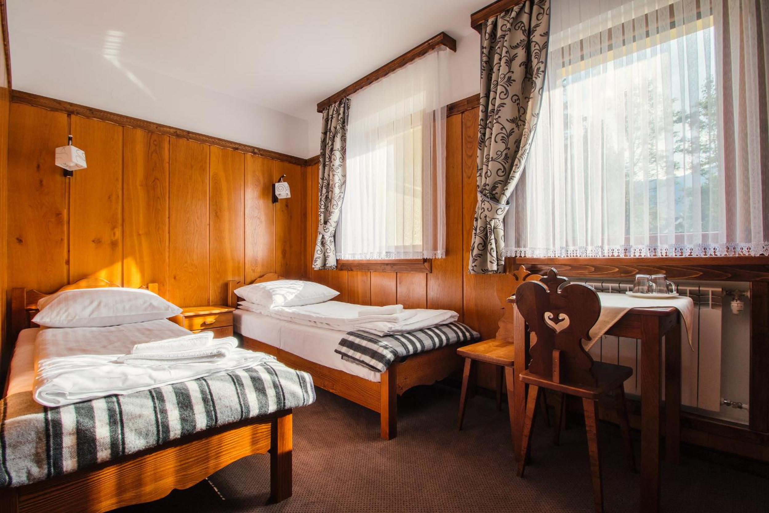 Twin Room - Photo 2