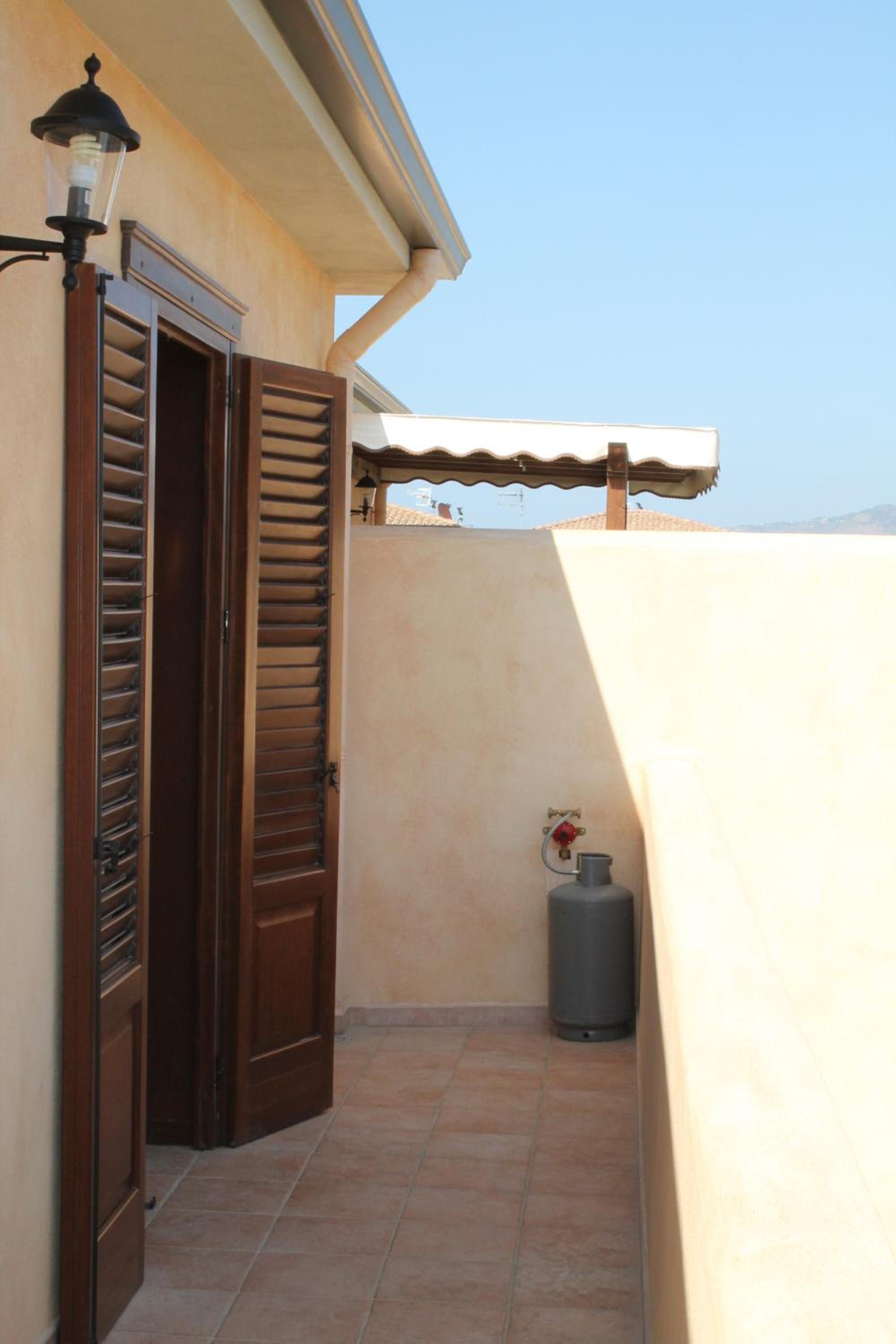 One-Bedroom Apartment with Balcony - Photo 19