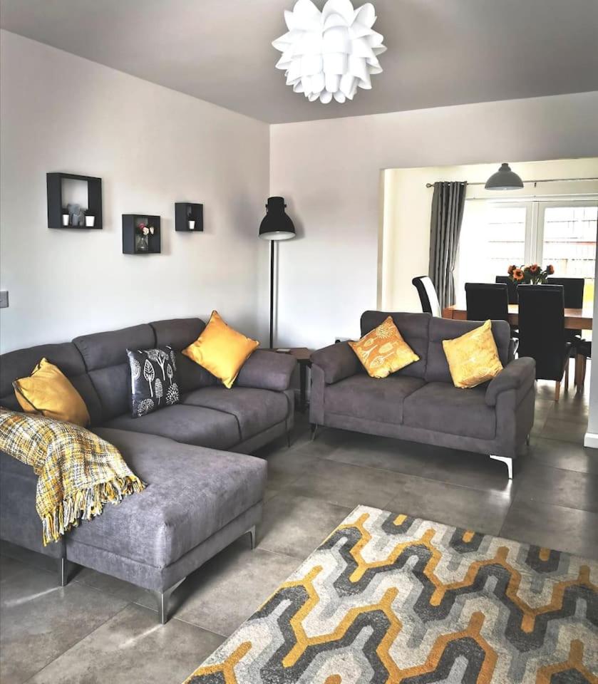 Four-Bedroom House - Photo 23