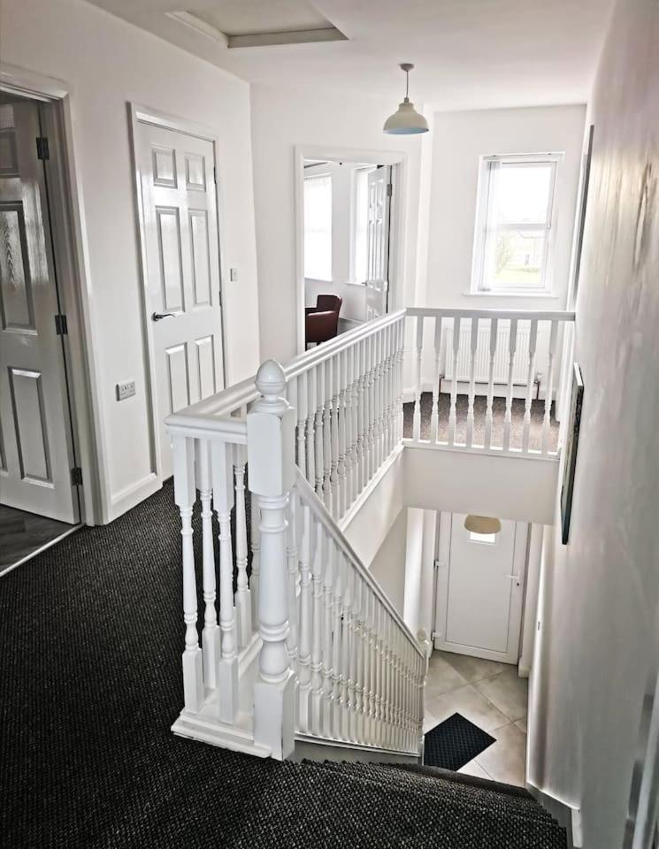 Four-Bedroom House - Photo 2