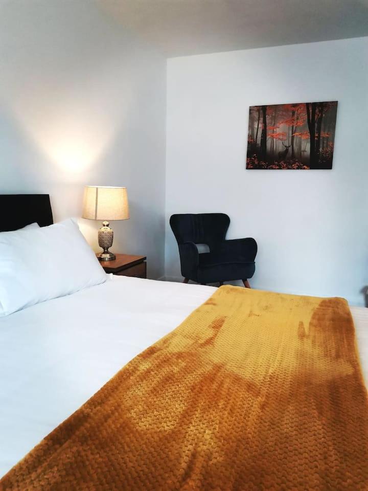 Four-Bedroom House - Photo 11