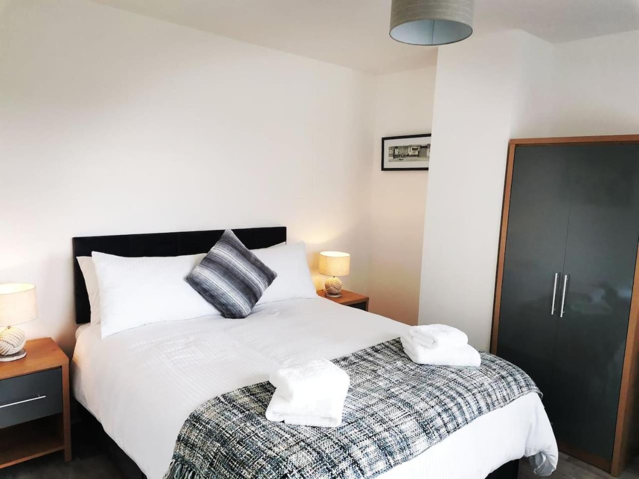 Four-Bedroom House - Photo 16