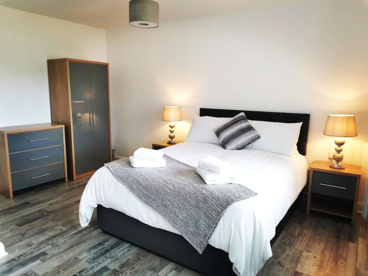 Four-Bedroom House - Photo 19