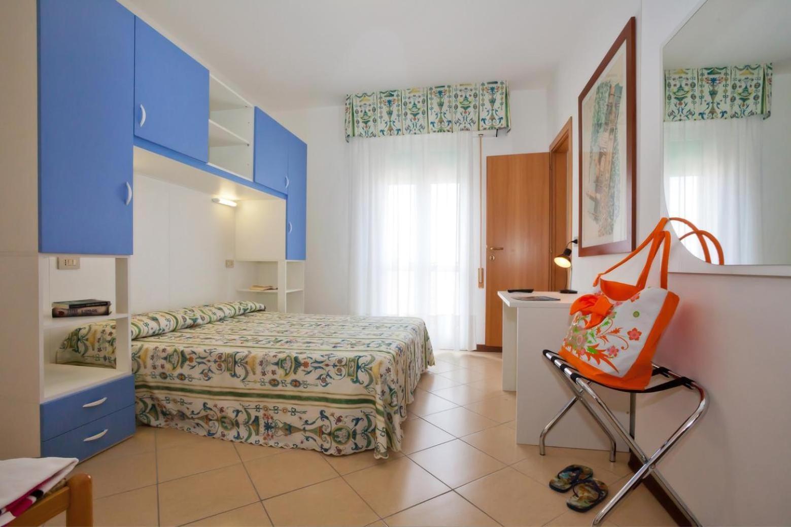 Double or Twin Room with Balcony - Photo 6