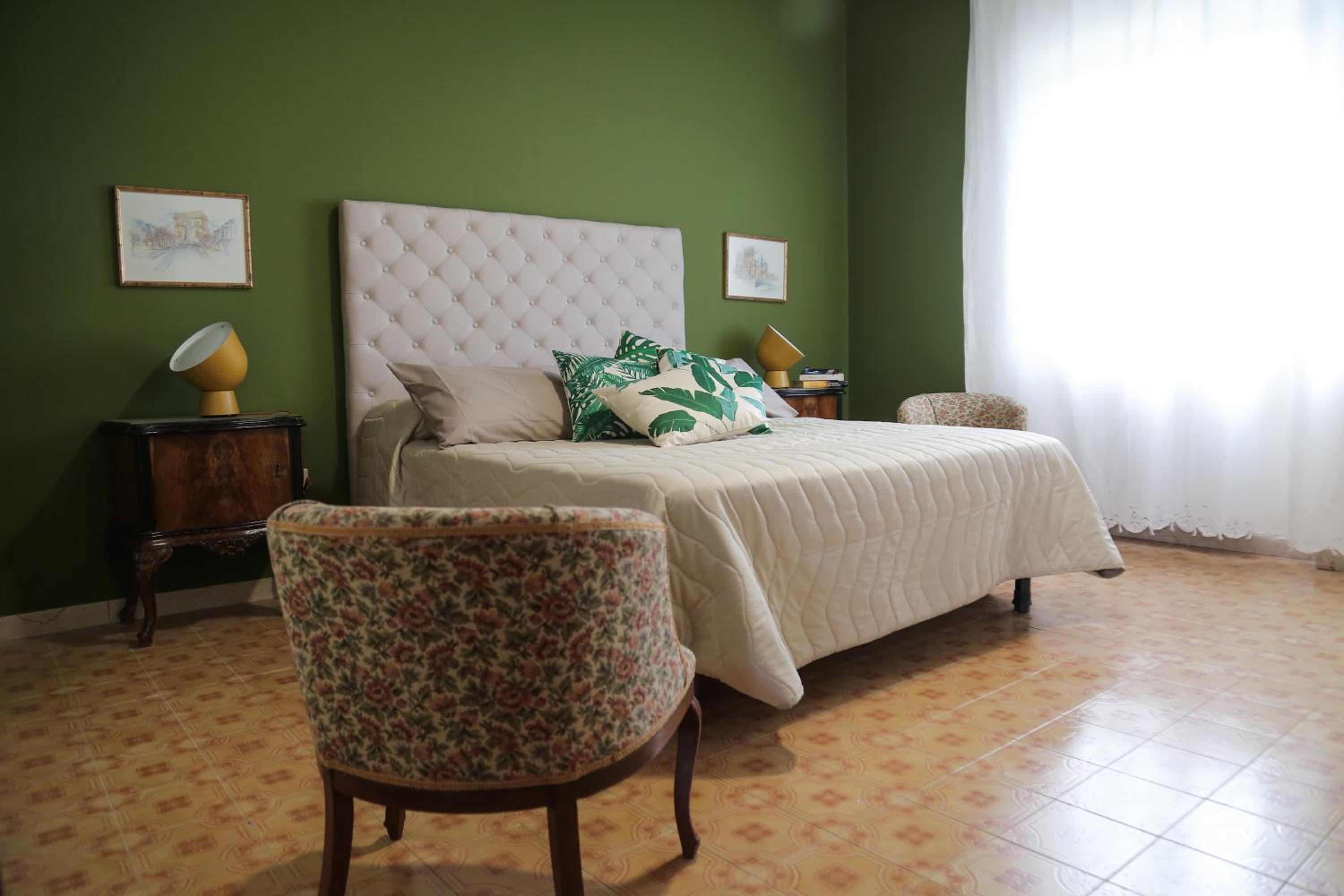 Apartment with Balcony - Photo 7
