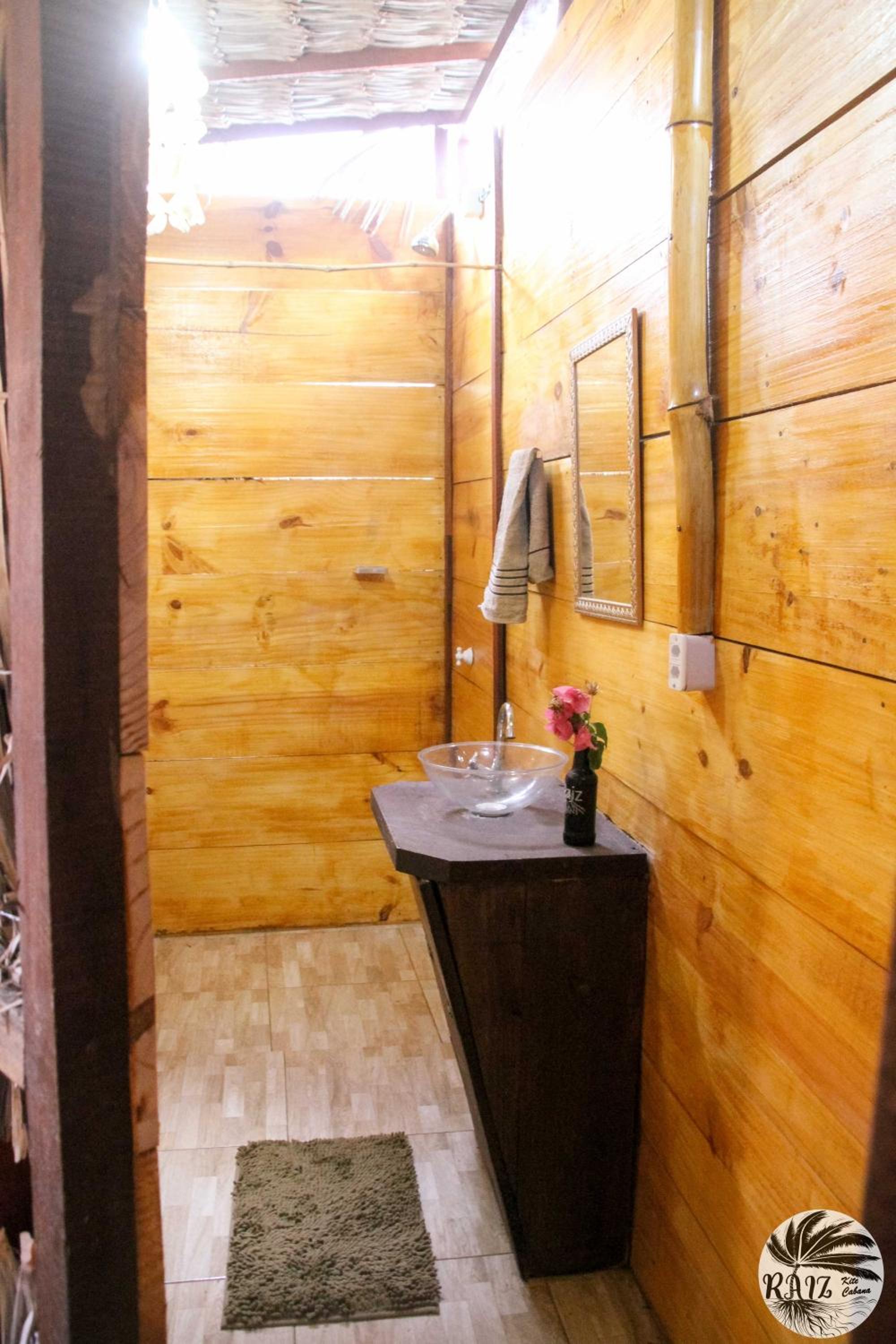 Superior Bungalow - Photo 9