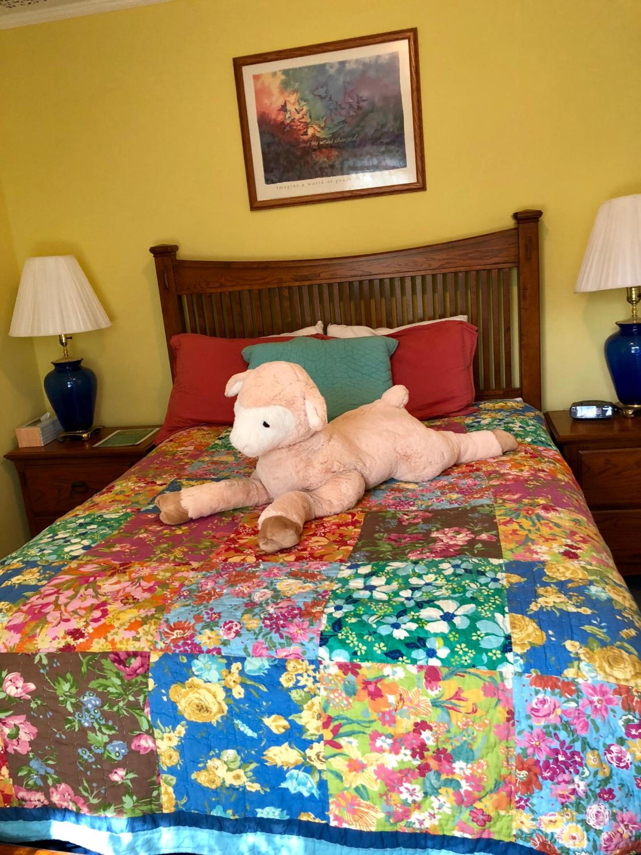Double Room with Private Bathroom (Yellow) photo 1