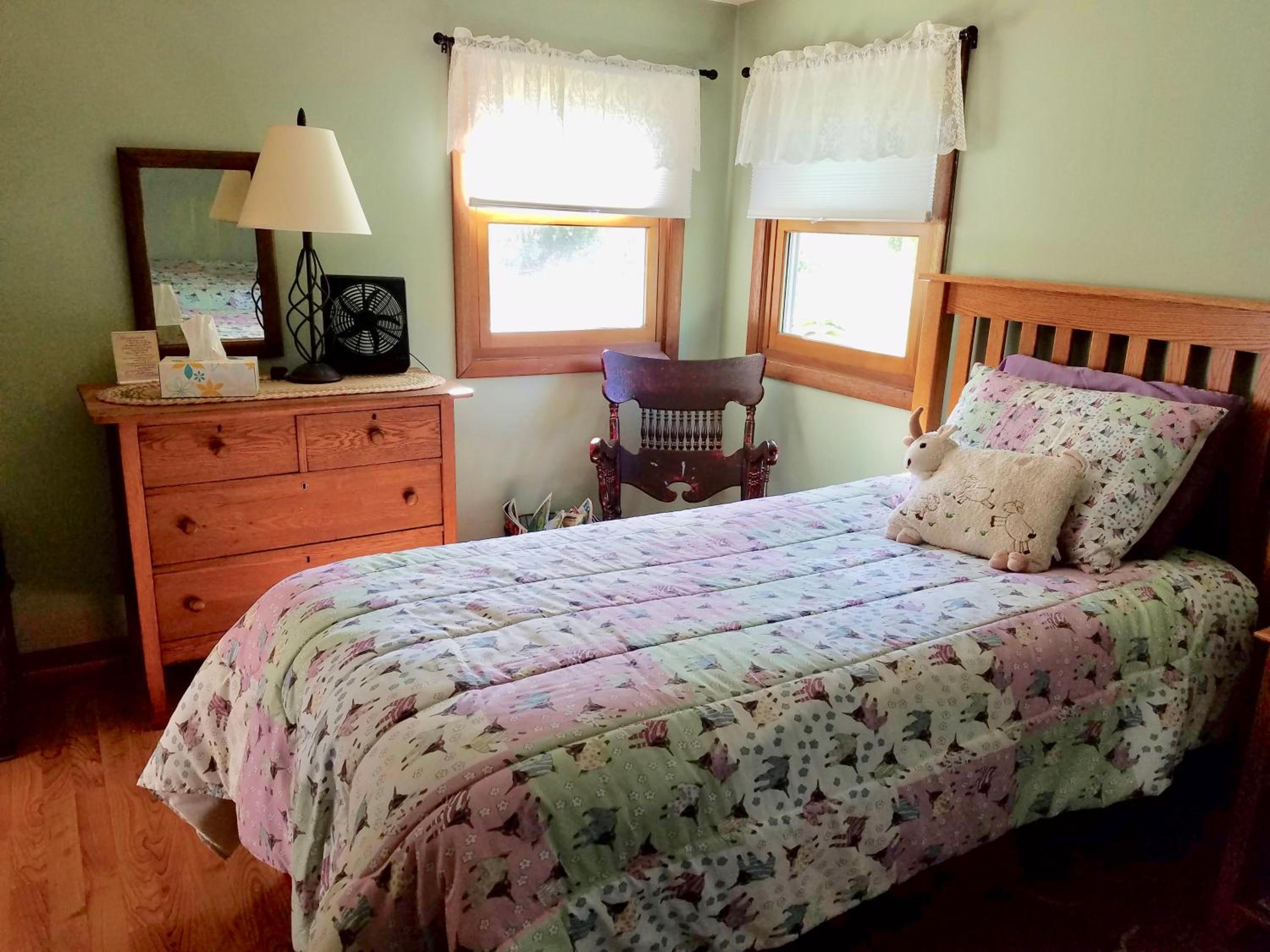 Standard Twin Room (Green) photo 1