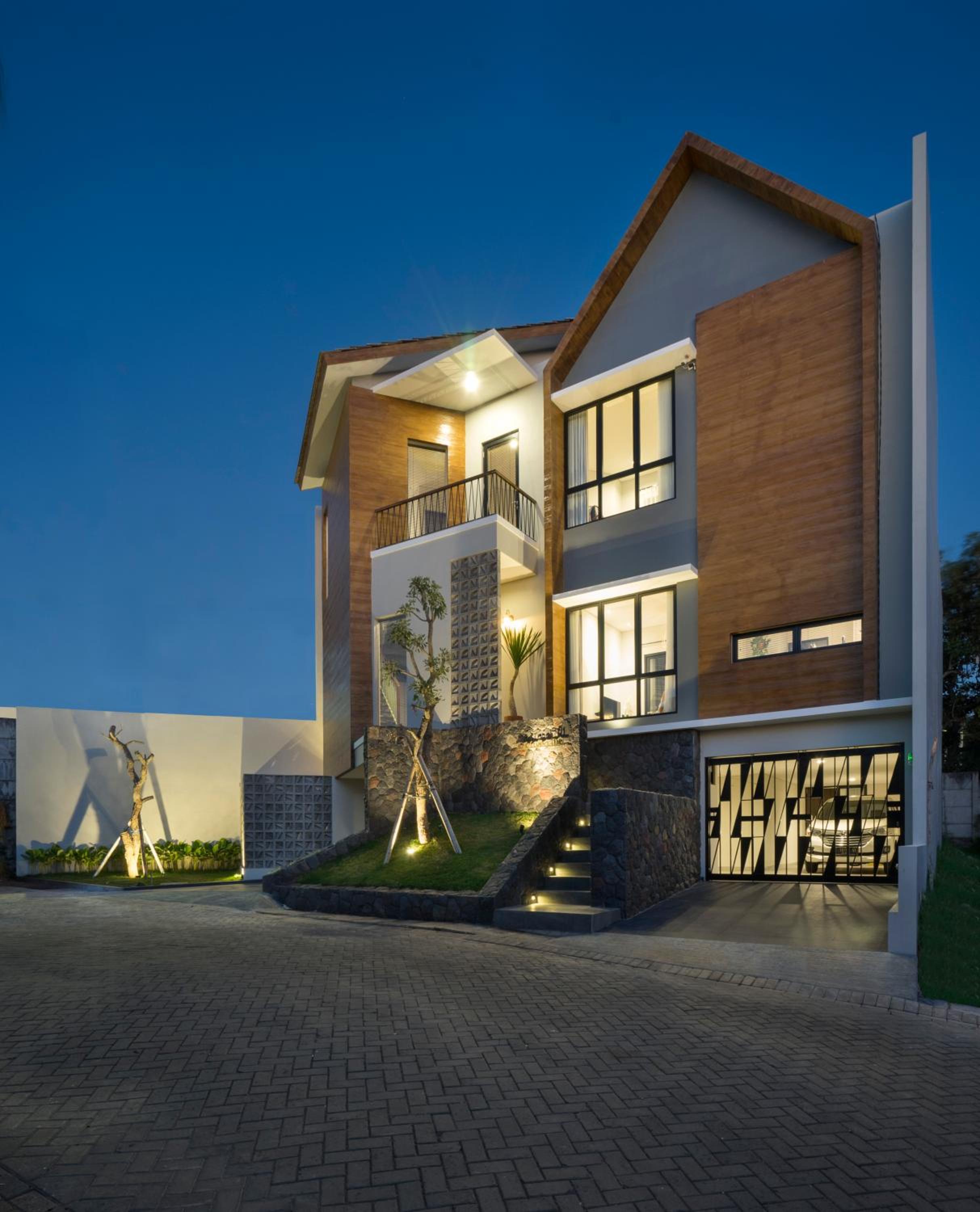 Villa - Photo 2