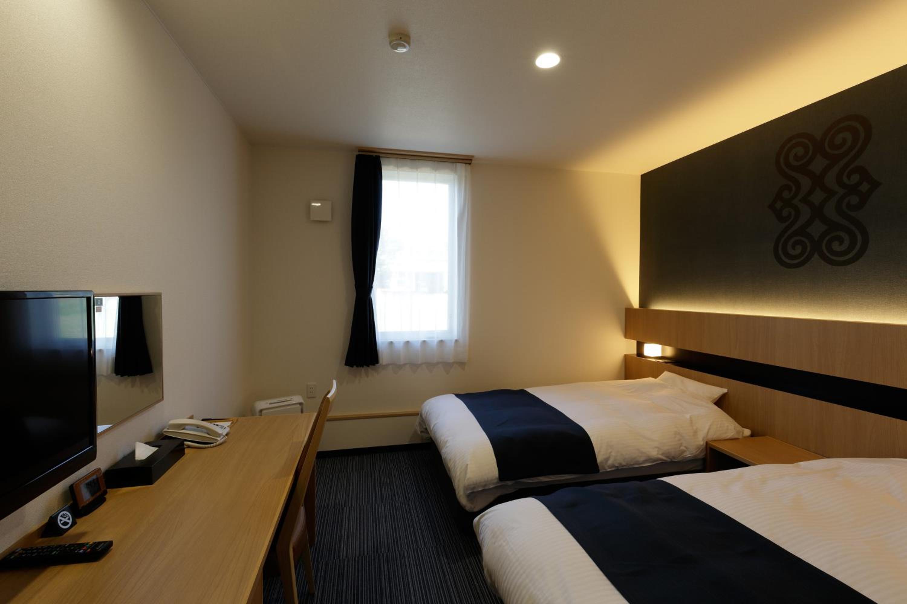 Standard Twin Room - Photo 3