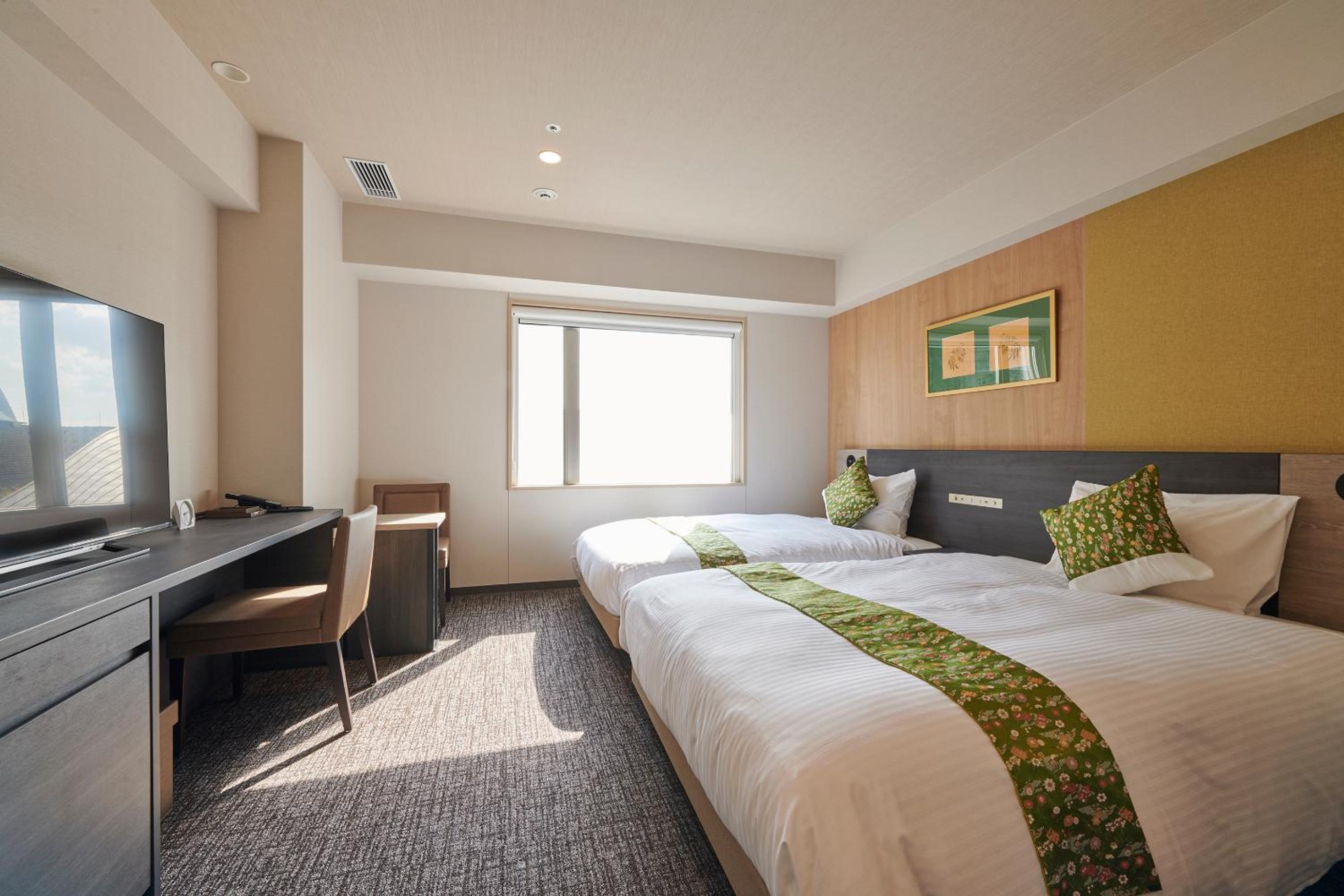 Non-Smoking - Superior Twin Room - Photo 5