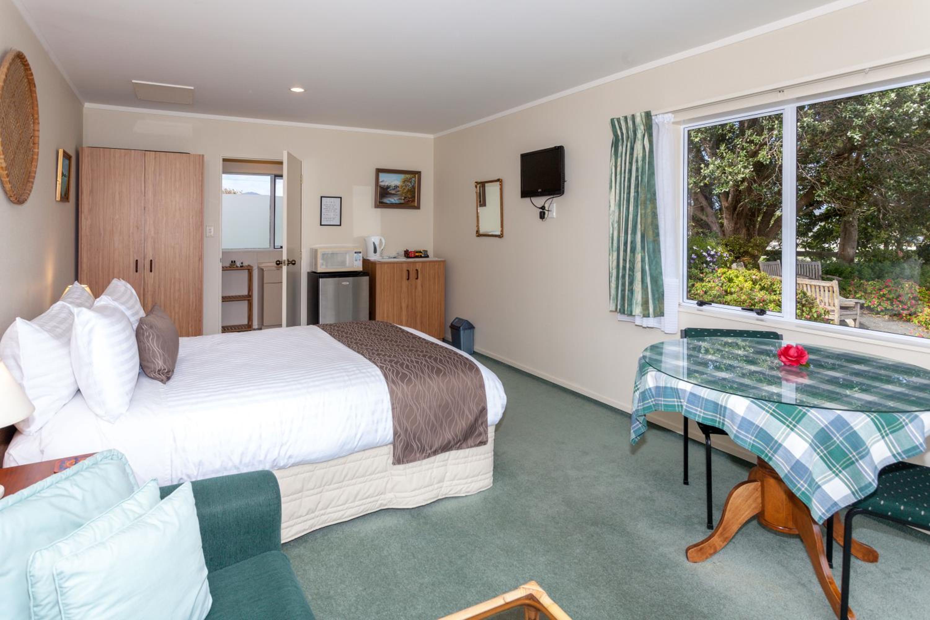 Queen Room with Garden View photo 1