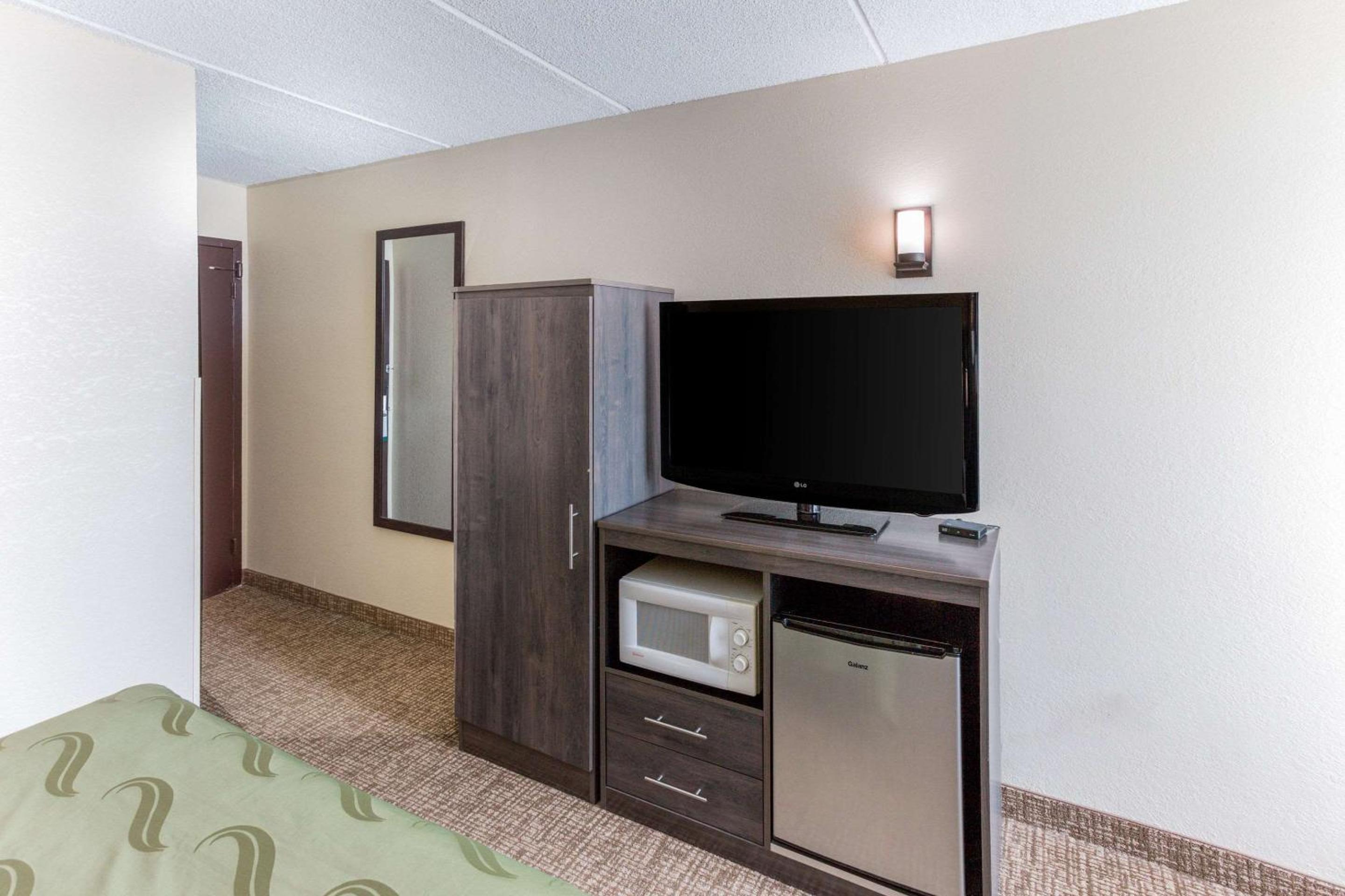 King Room - Non-Smoking - Photo 1