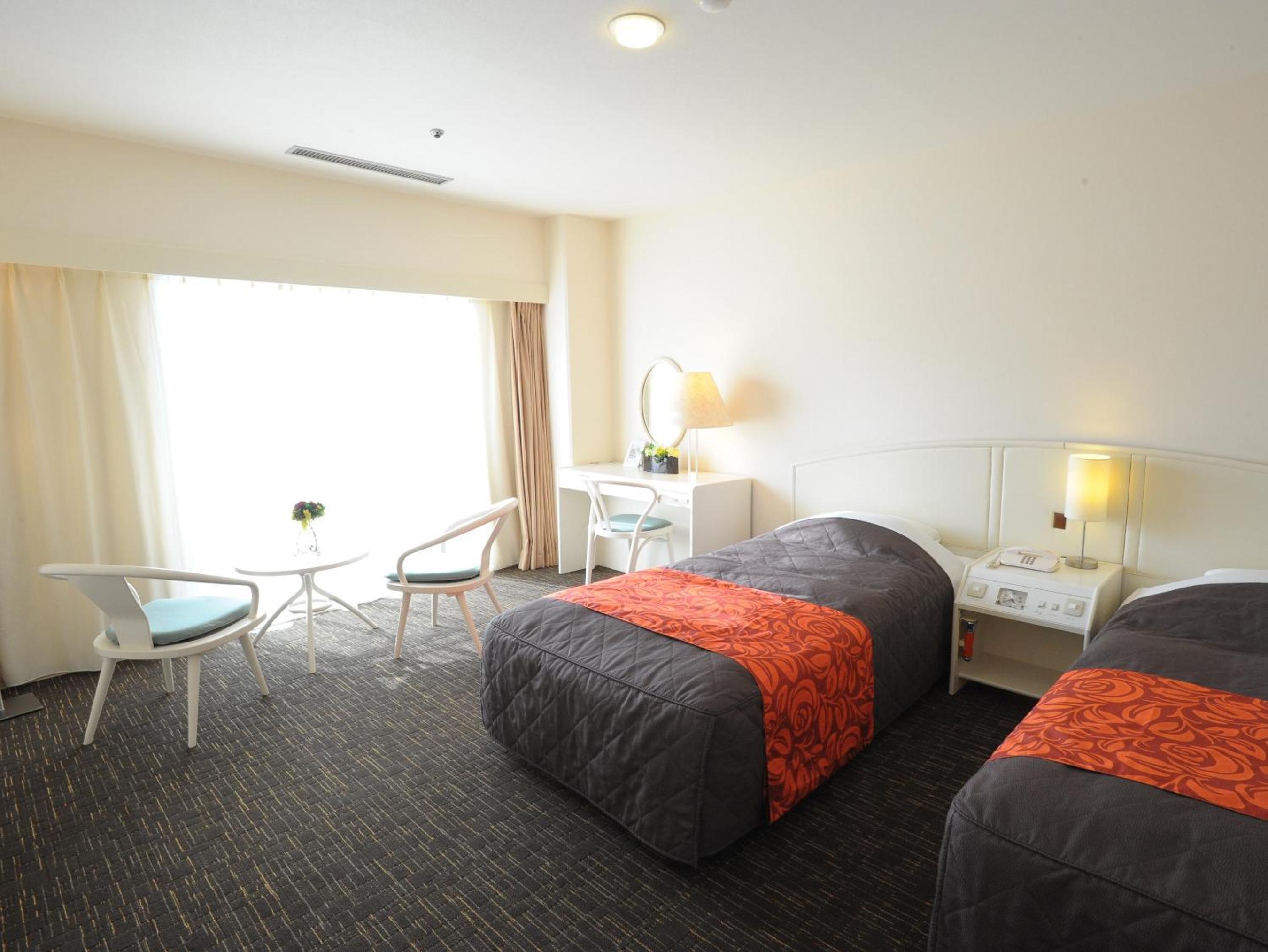 Two-Bedroom Suite - Photo 2