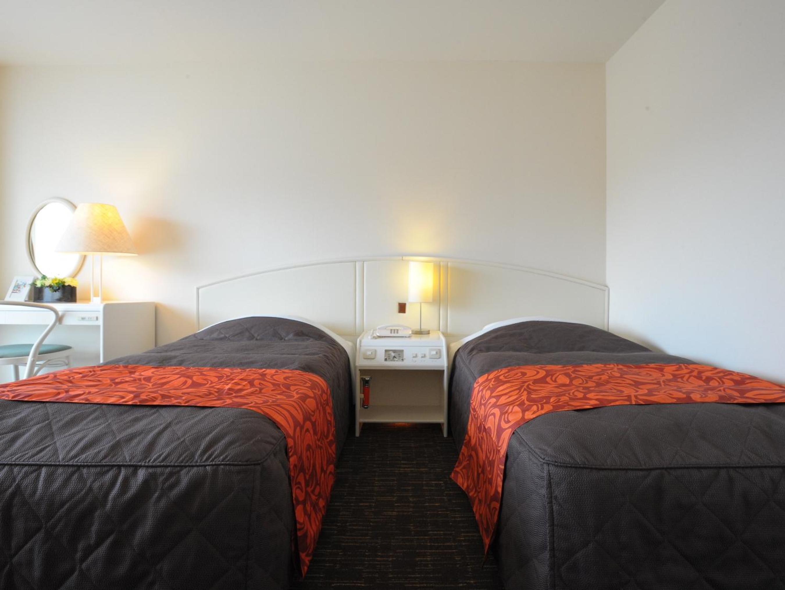 Two-Bedroom Suite - Photo 3