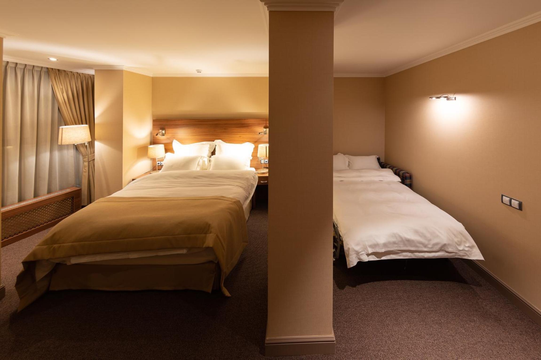 Double Room with Extra Bed photo 1