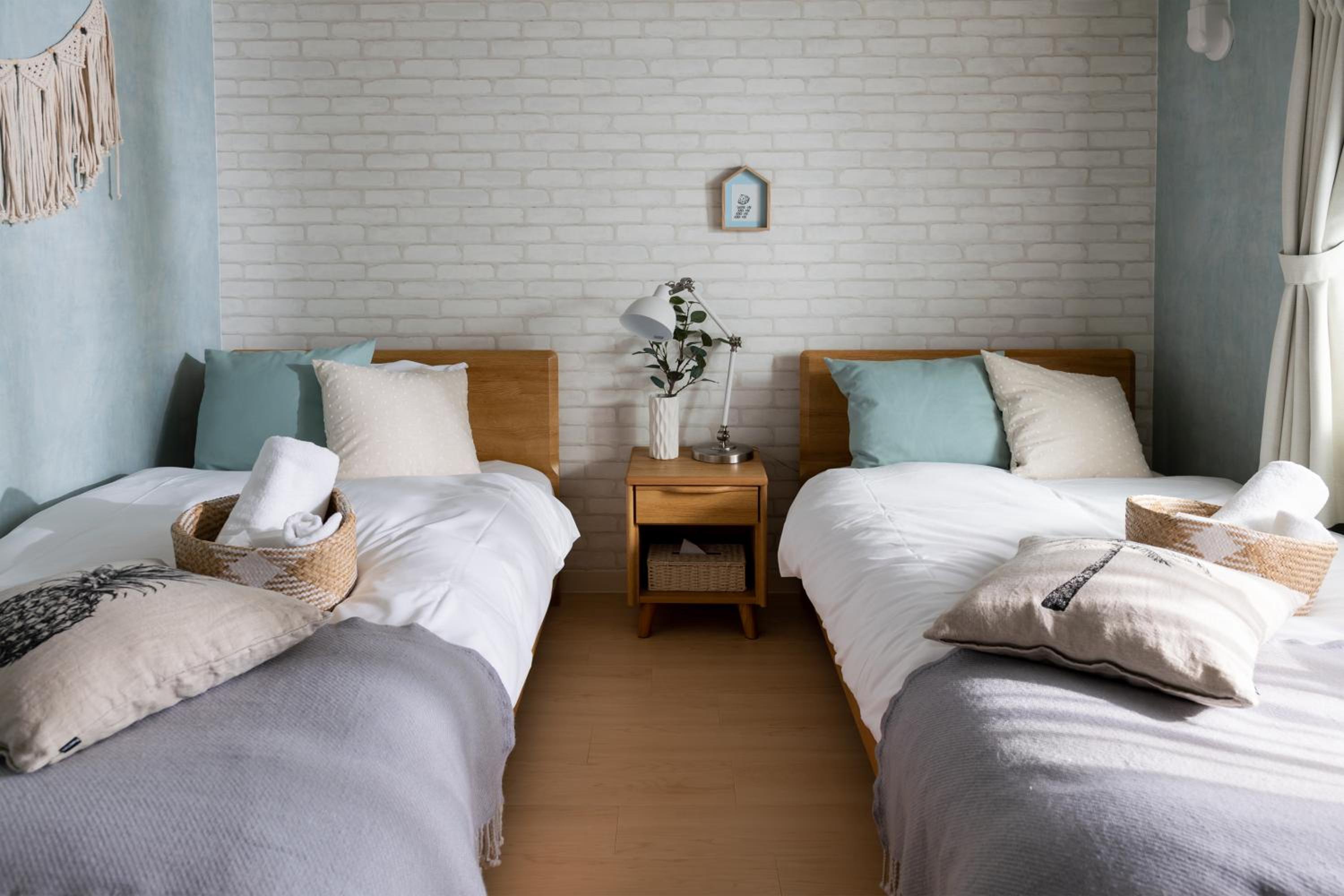 Two-Bedroom Apartment - Small Dog Friendly - Photo 13