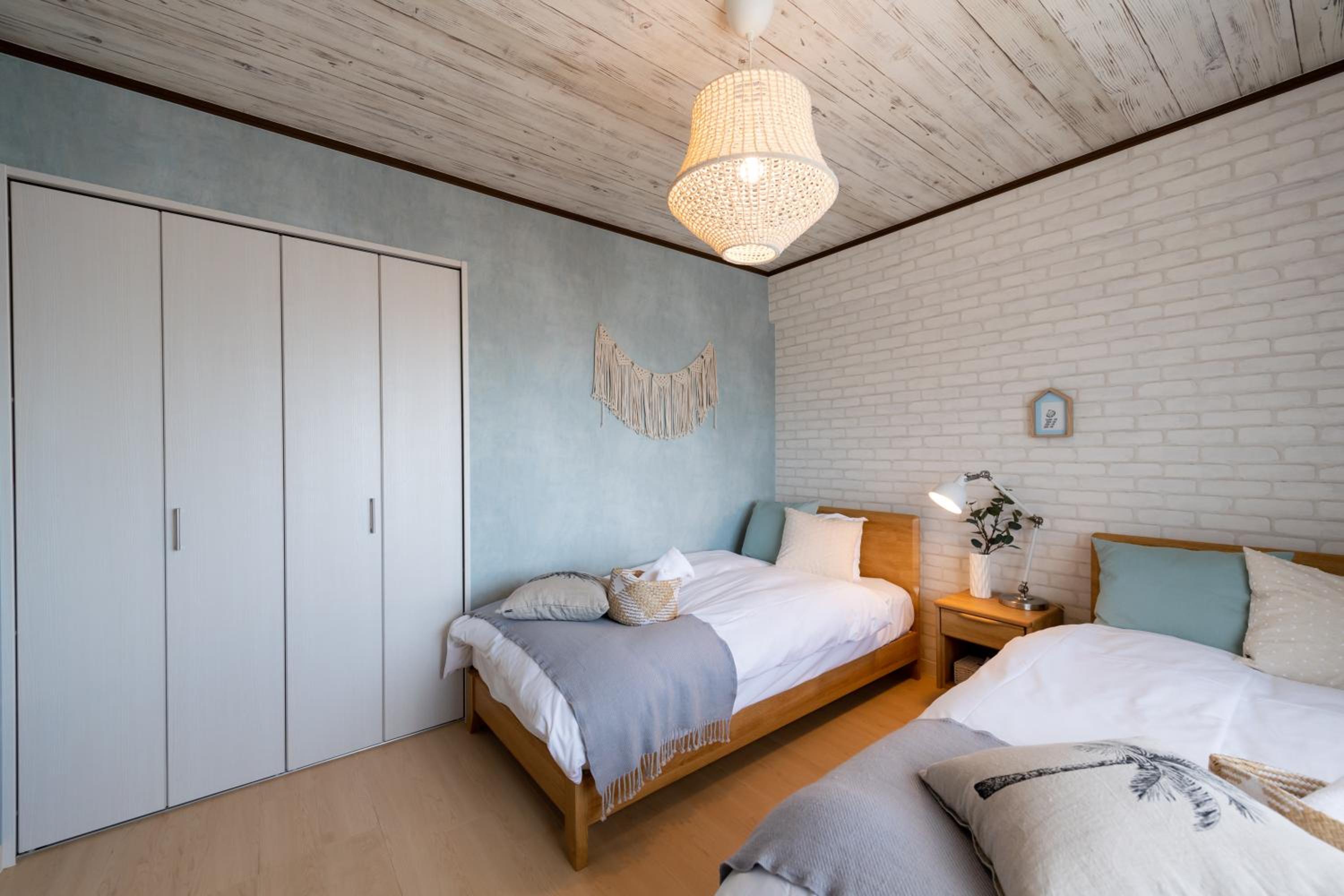 Two-Bedroom Apartment - Small Dog Friendly - Photo 9
