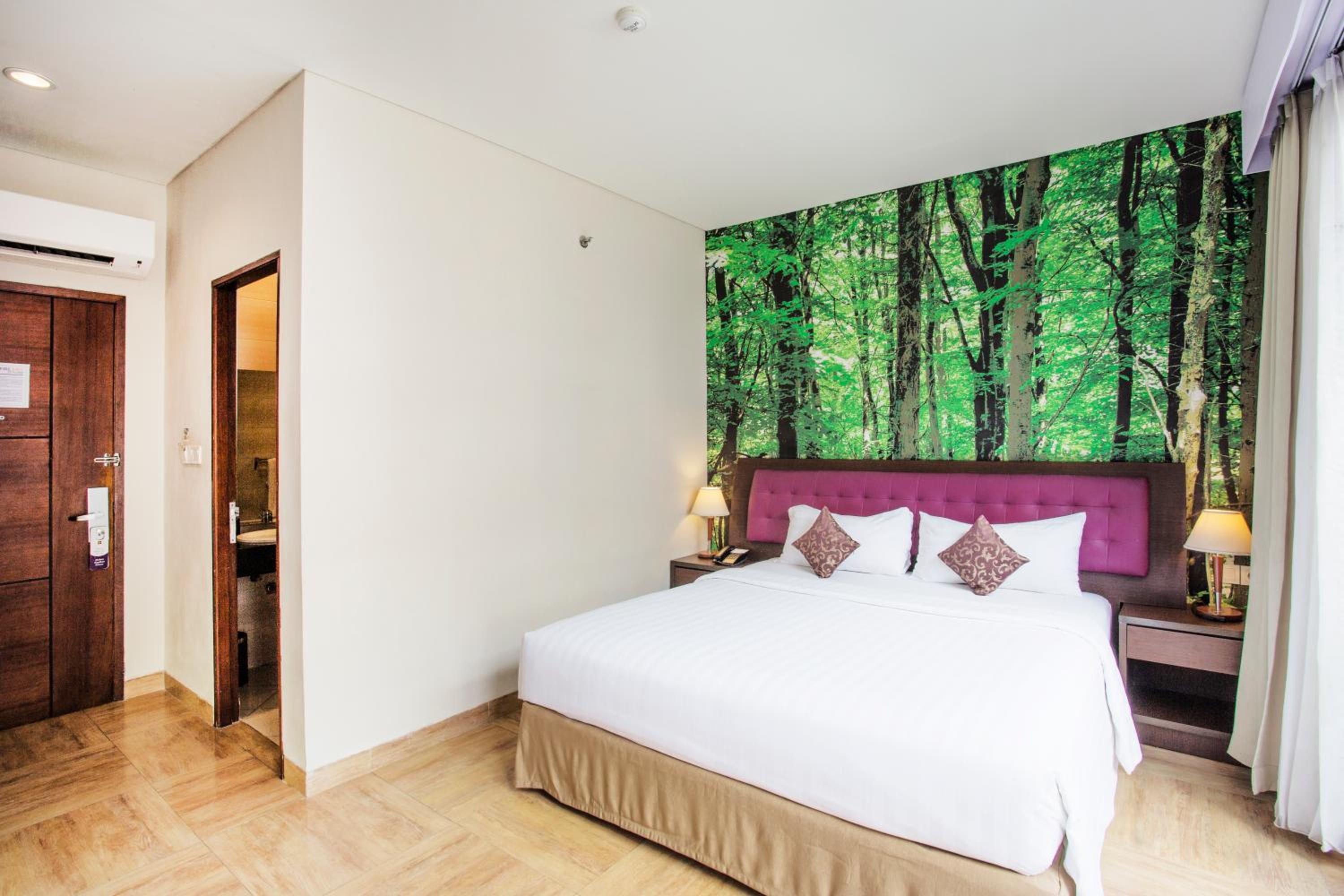 Deluxe Double or Twin Room with Balcony - Photo 2