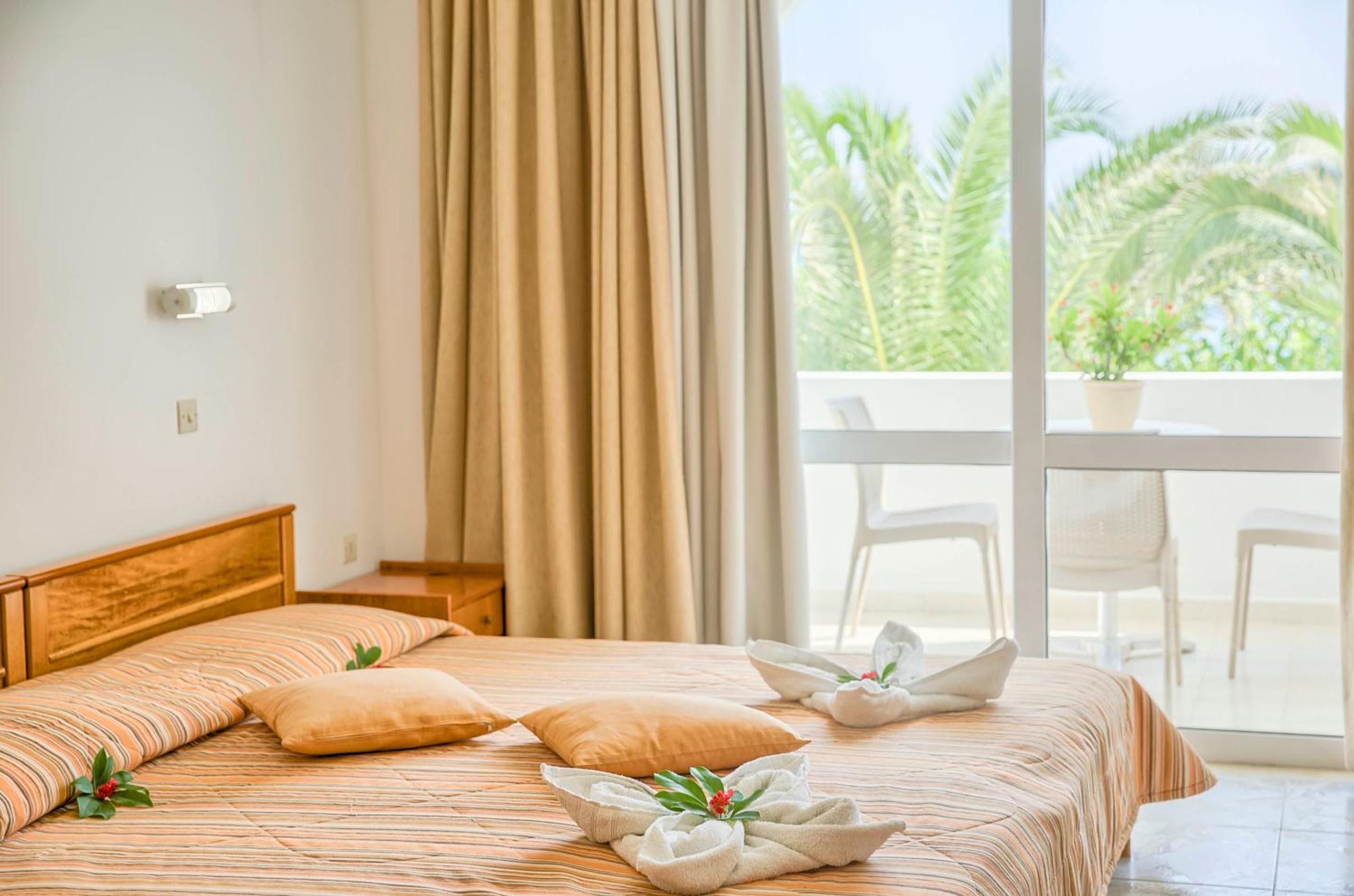 Family Room with Side Sea View
