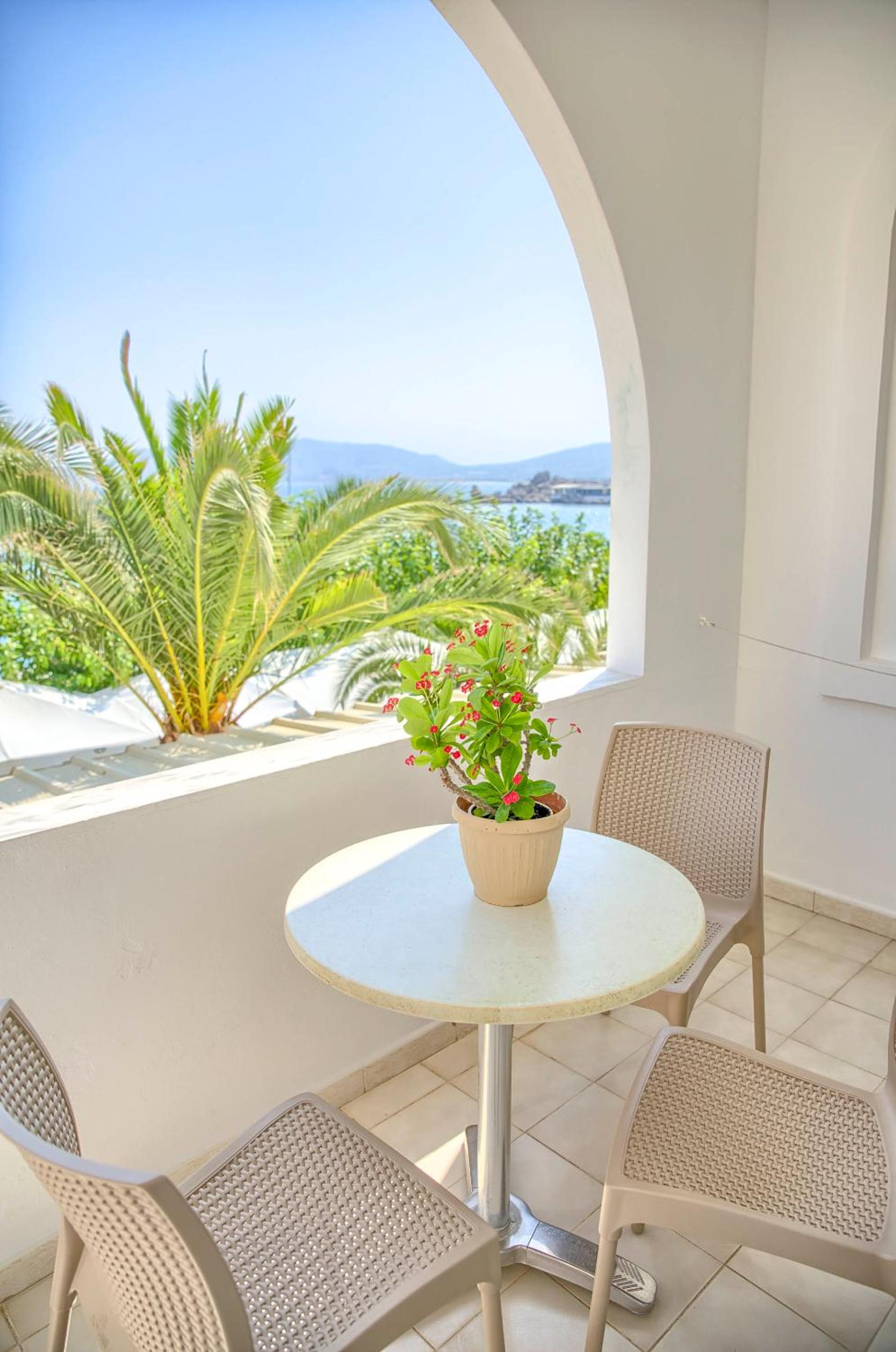 Deluxe Triple Room with Sea View