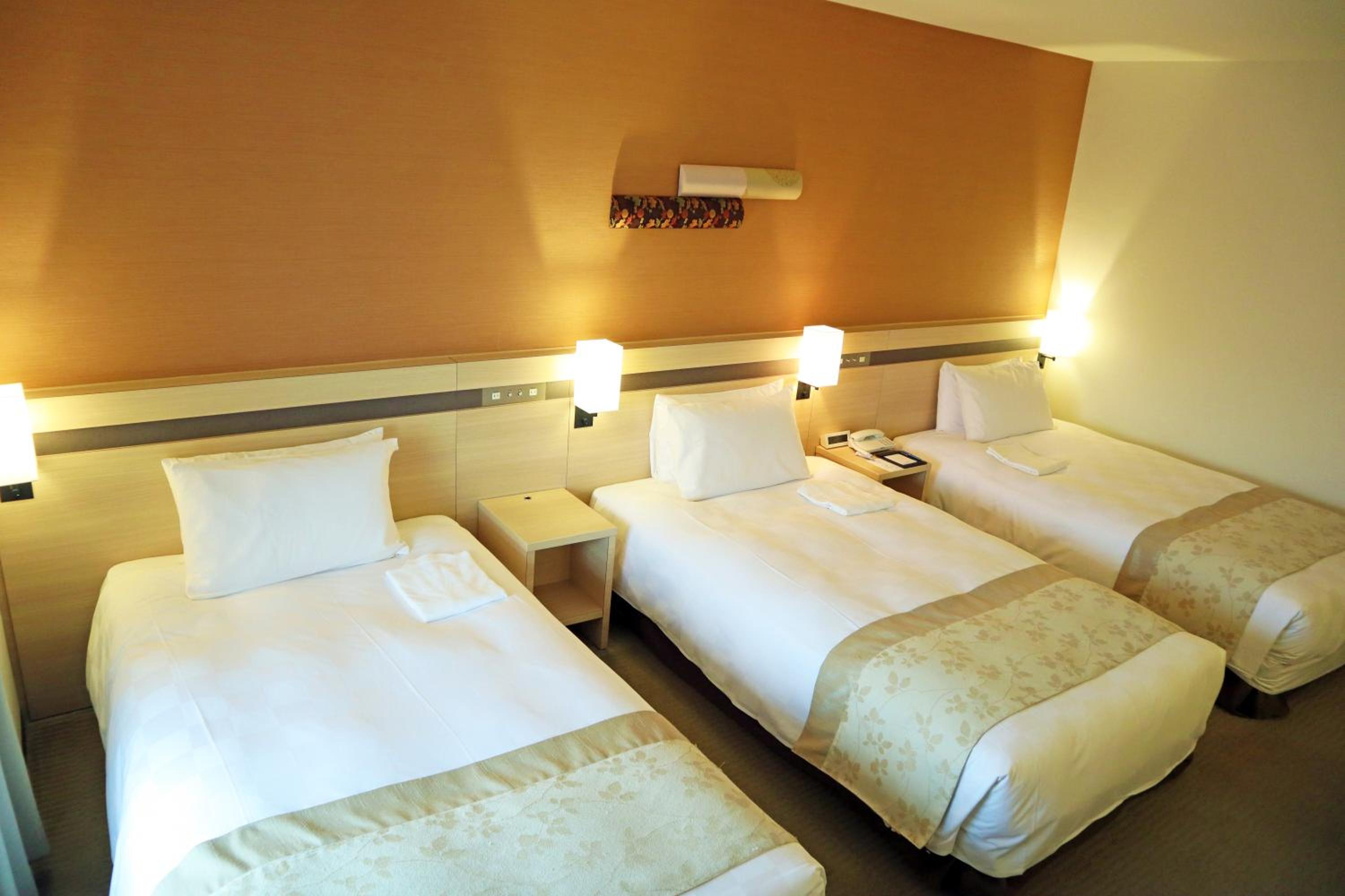 Superior Triple Room - Non-Smoking photo 3