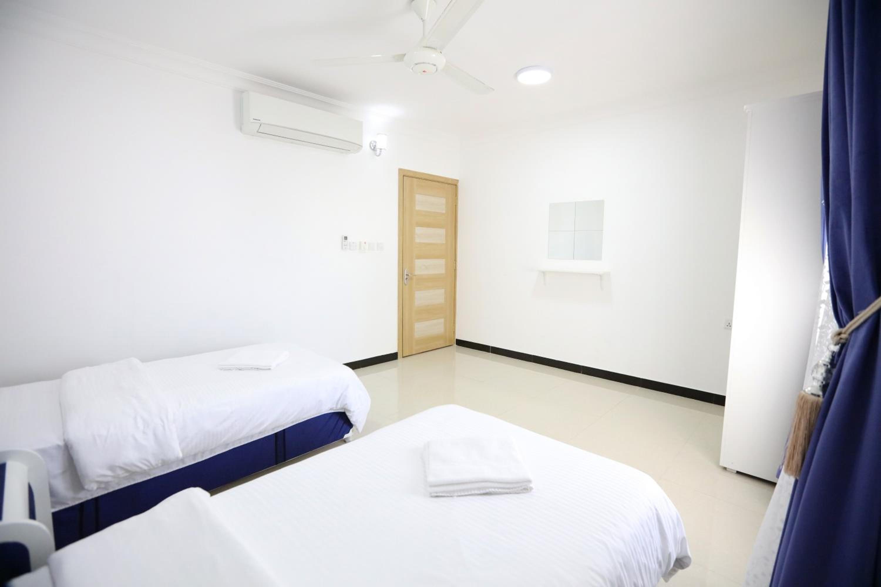Deluxe Double Room (2 Adults + 1 Child)