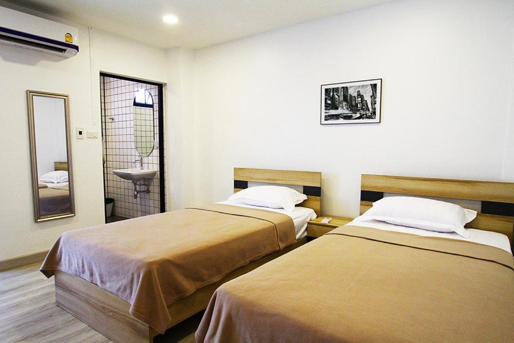 Twin Room with Balcony photo 3