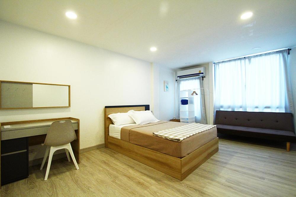 Deluxe Double Room with Extra Bed photo 2