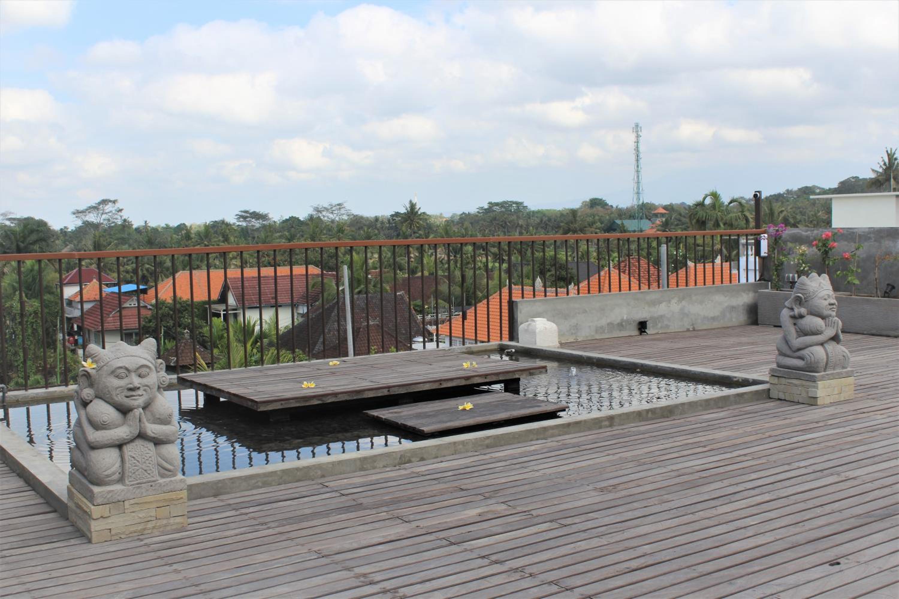 Suite with Pool View - Photo 53