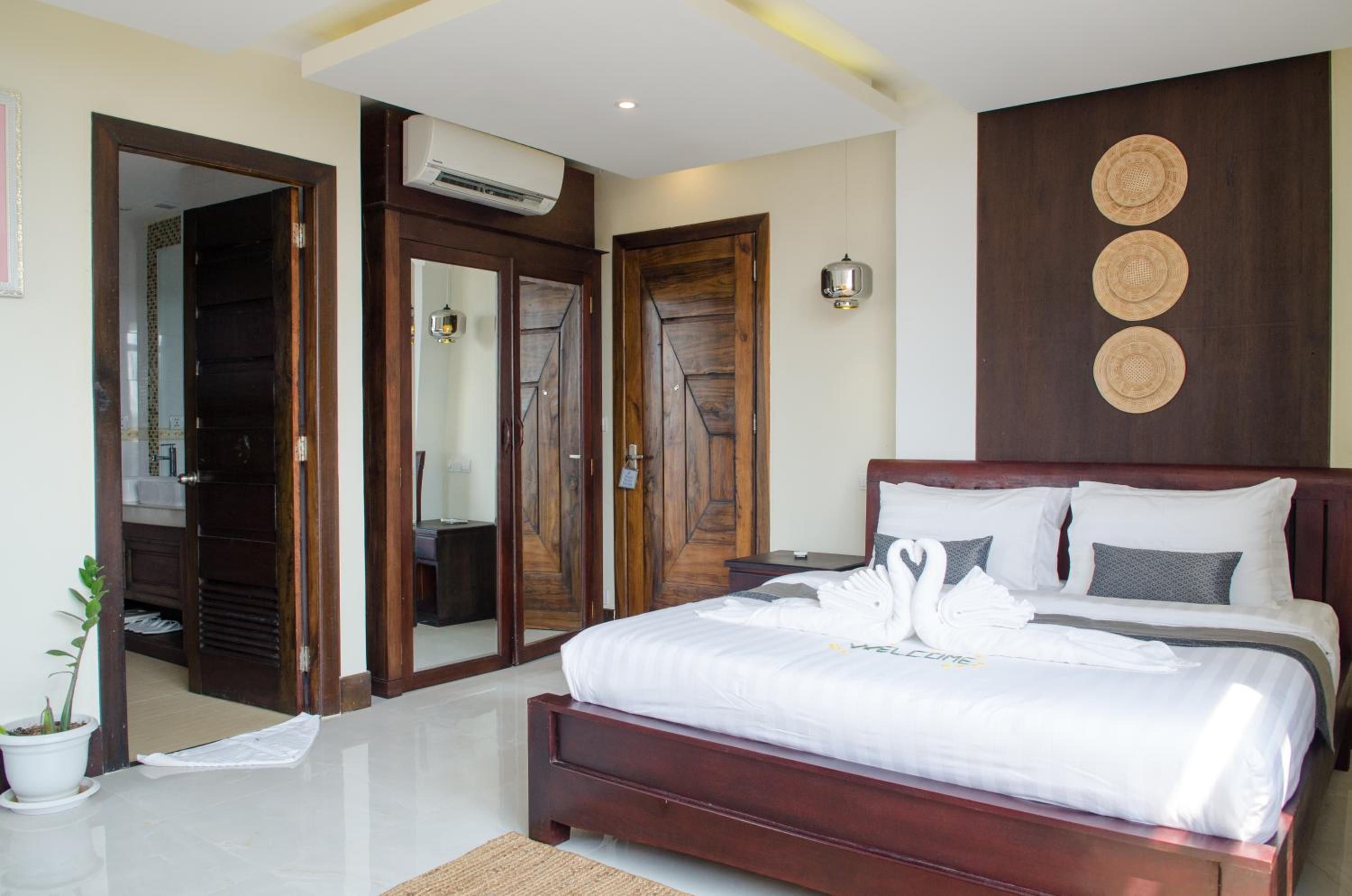 King Room with Mountain View