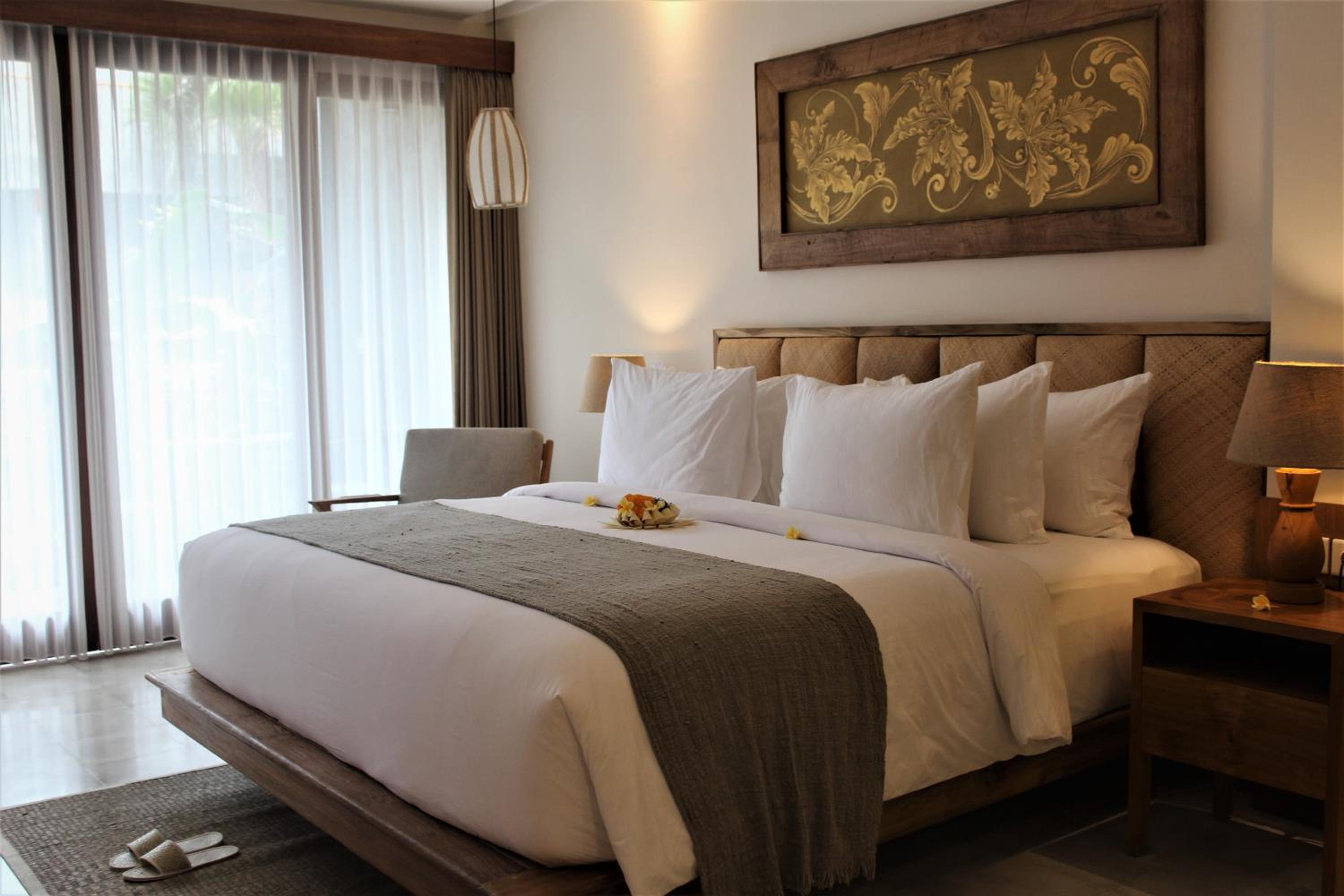 Suite with Pool View - Photo 70