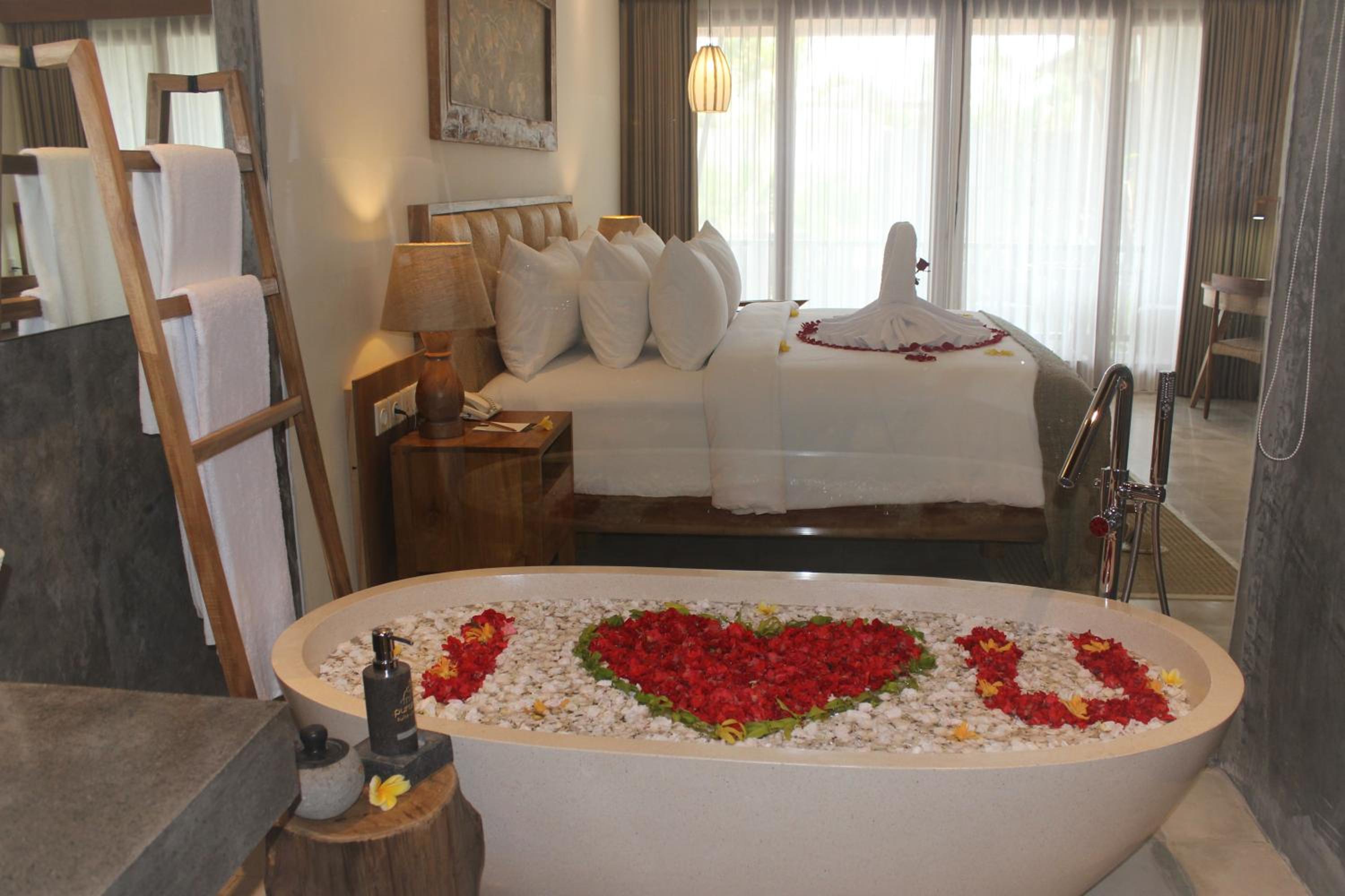 Suite with Pool View - Photo 74