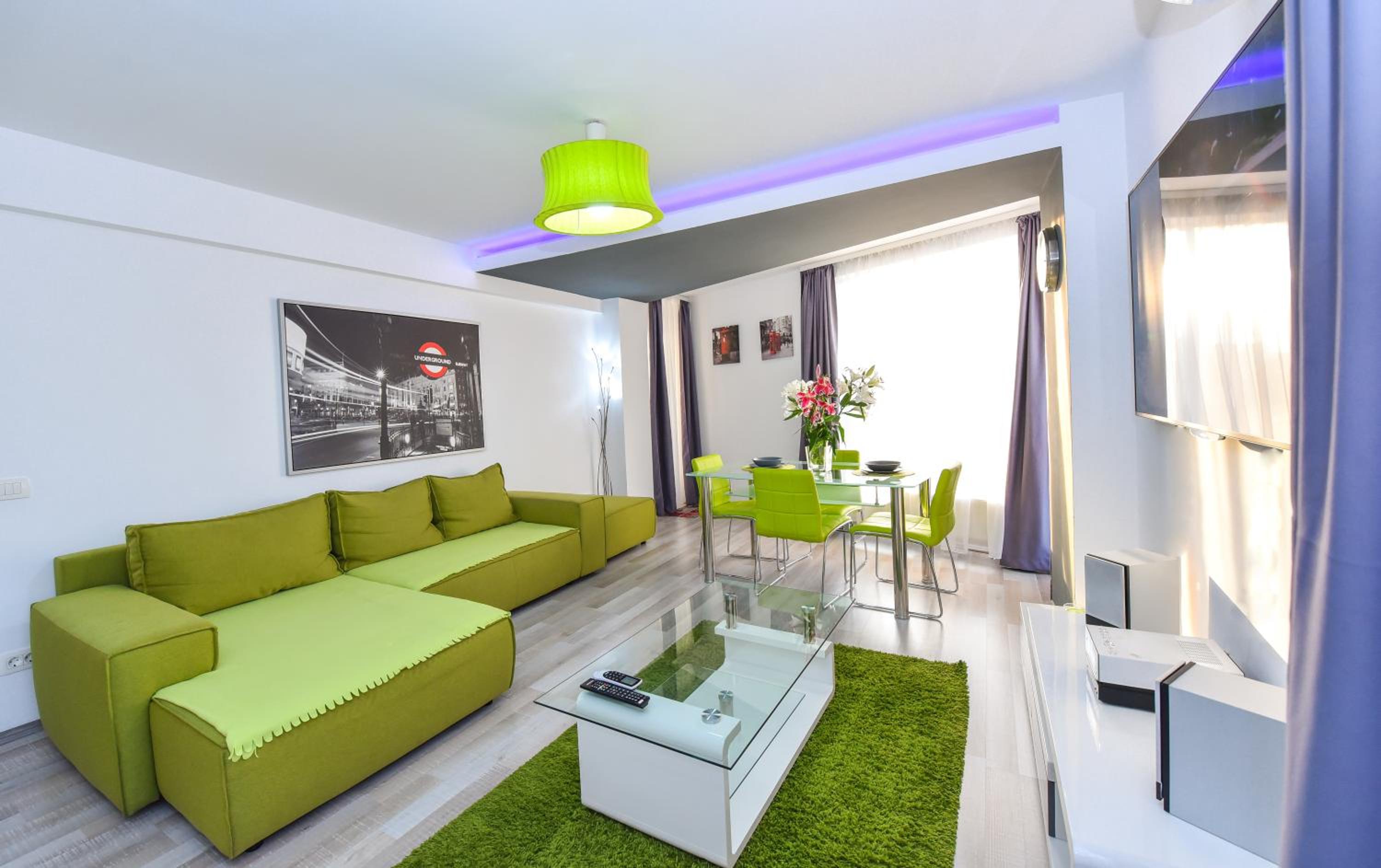 Apartment with Terrace - Photo 1