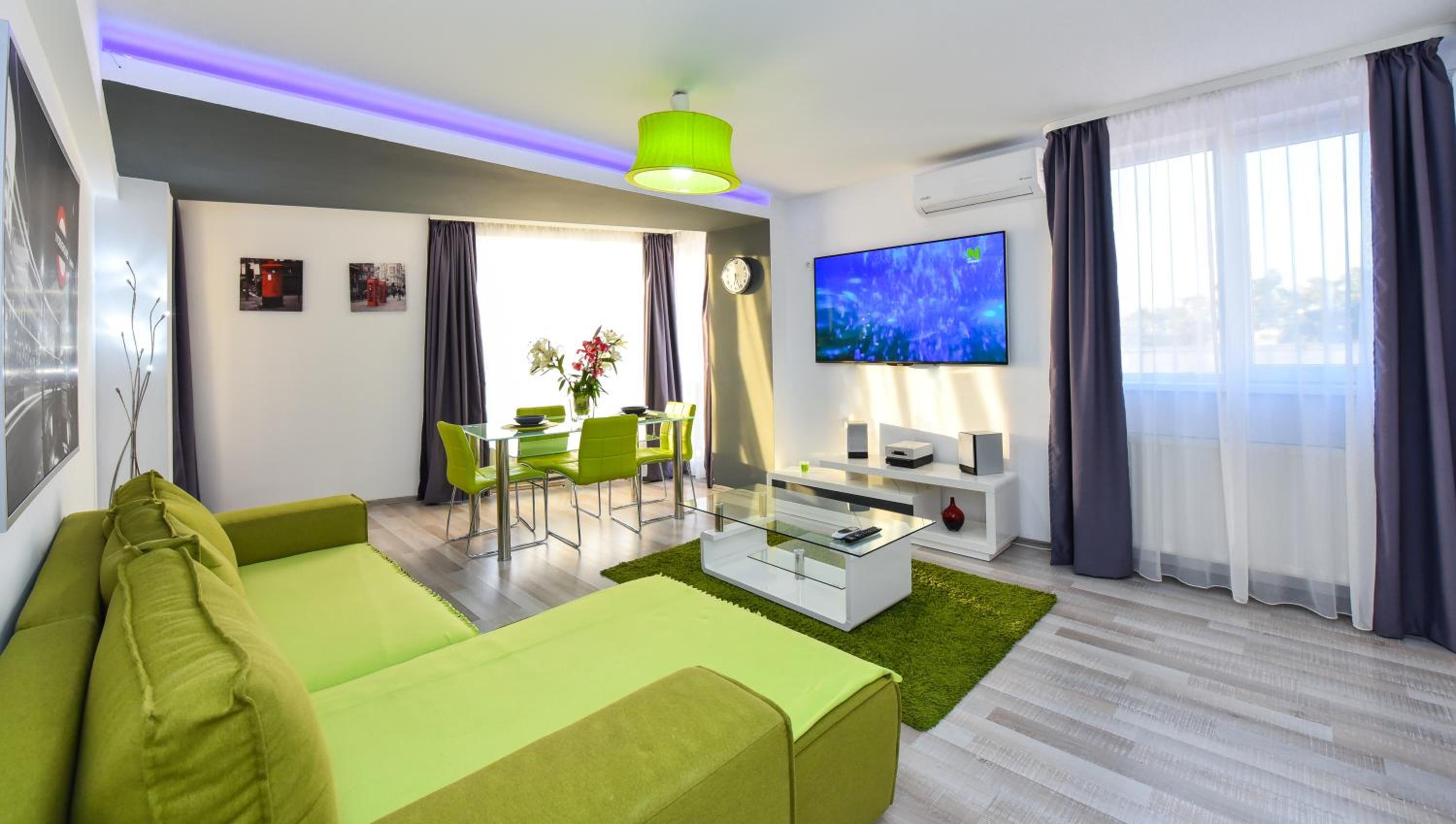 Apartment with Terrace - Photo 20