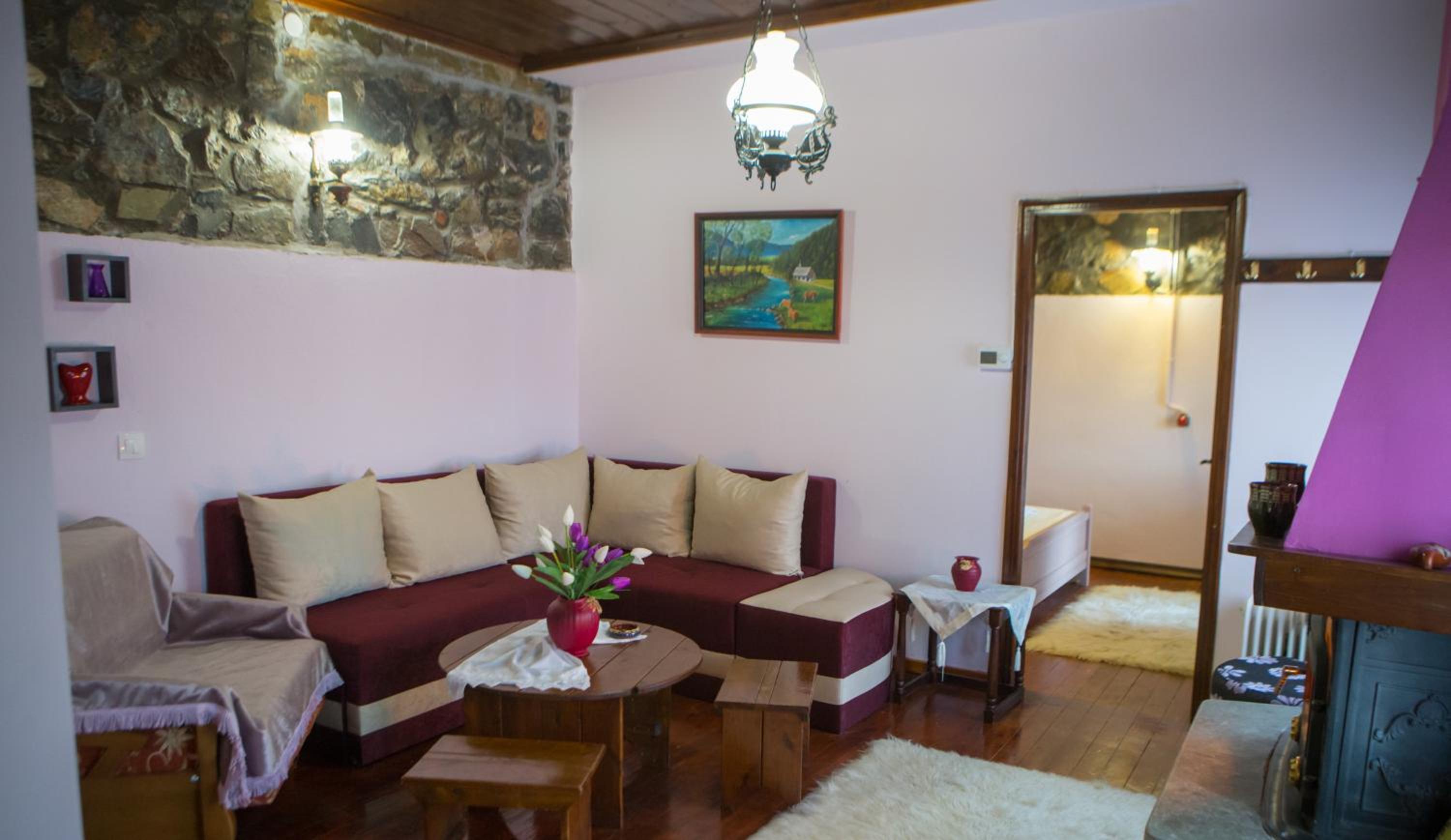 Deluxe King Suite - Photo 6