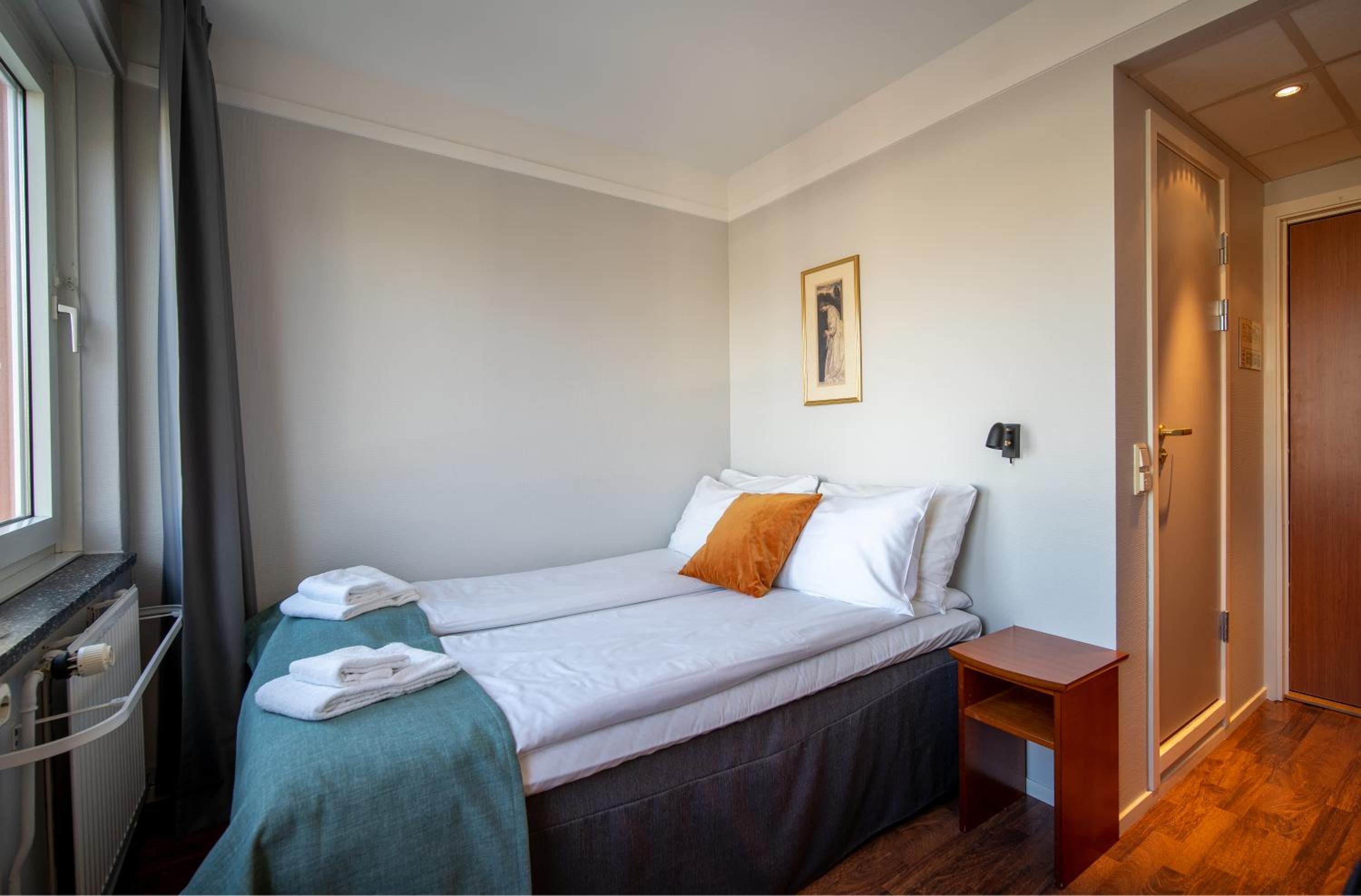 Budget Double Room photo 1