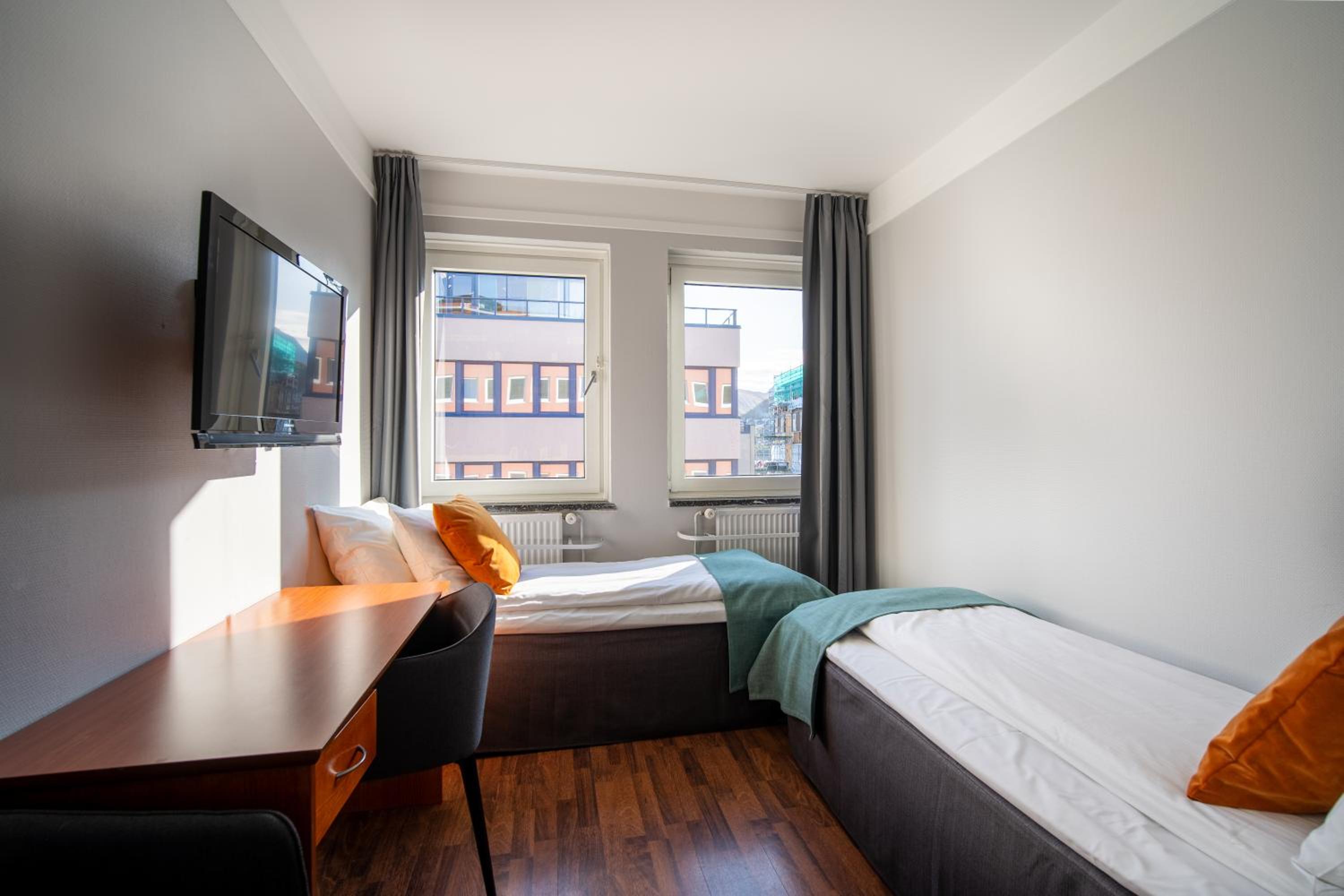 Budget Double Room photo 3