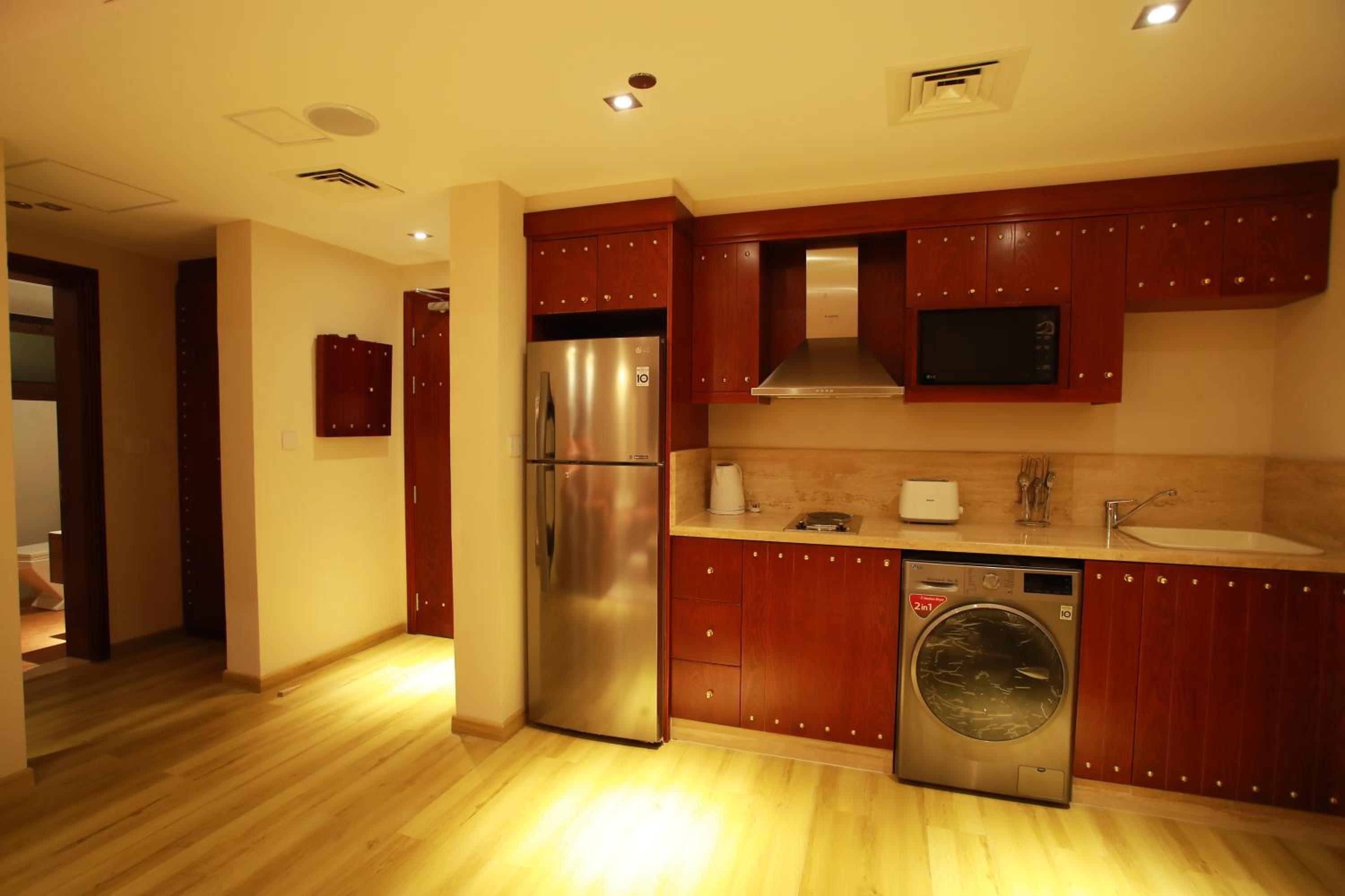 Deluxe Two-Bedroom Apartment - Photo 11