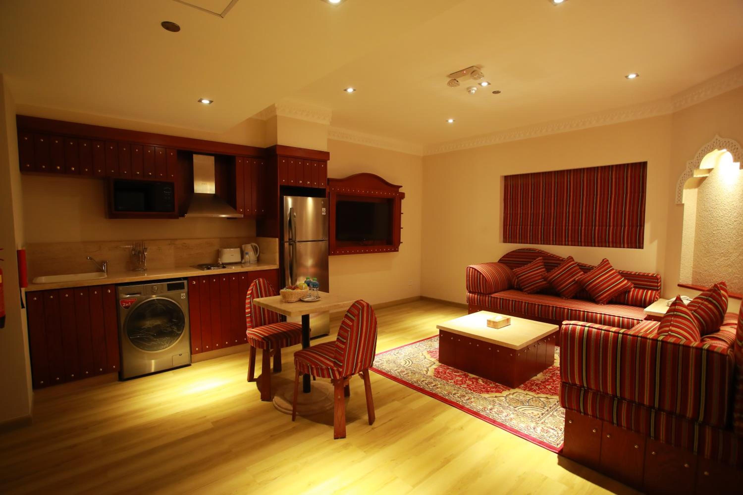 Deluxe Two-Bedroom Apartment - Photo 10