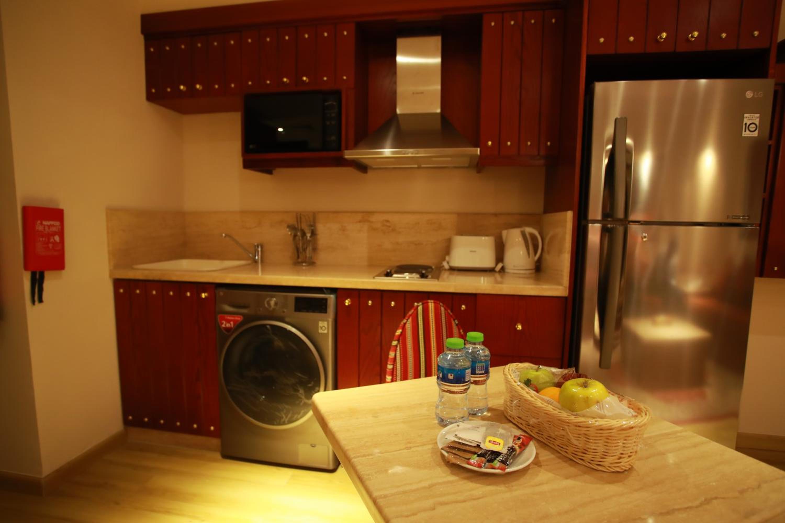 Deluxe Two-Bedroom Apartment - Photo 16