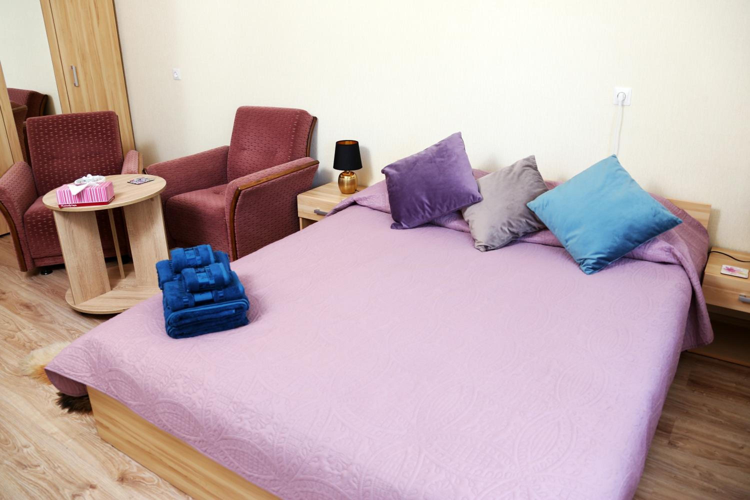 One-Bedroom Apartment photo 1