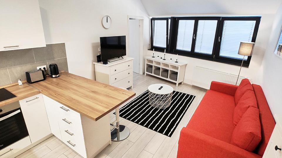One-Bedroom Apartment photo 1
