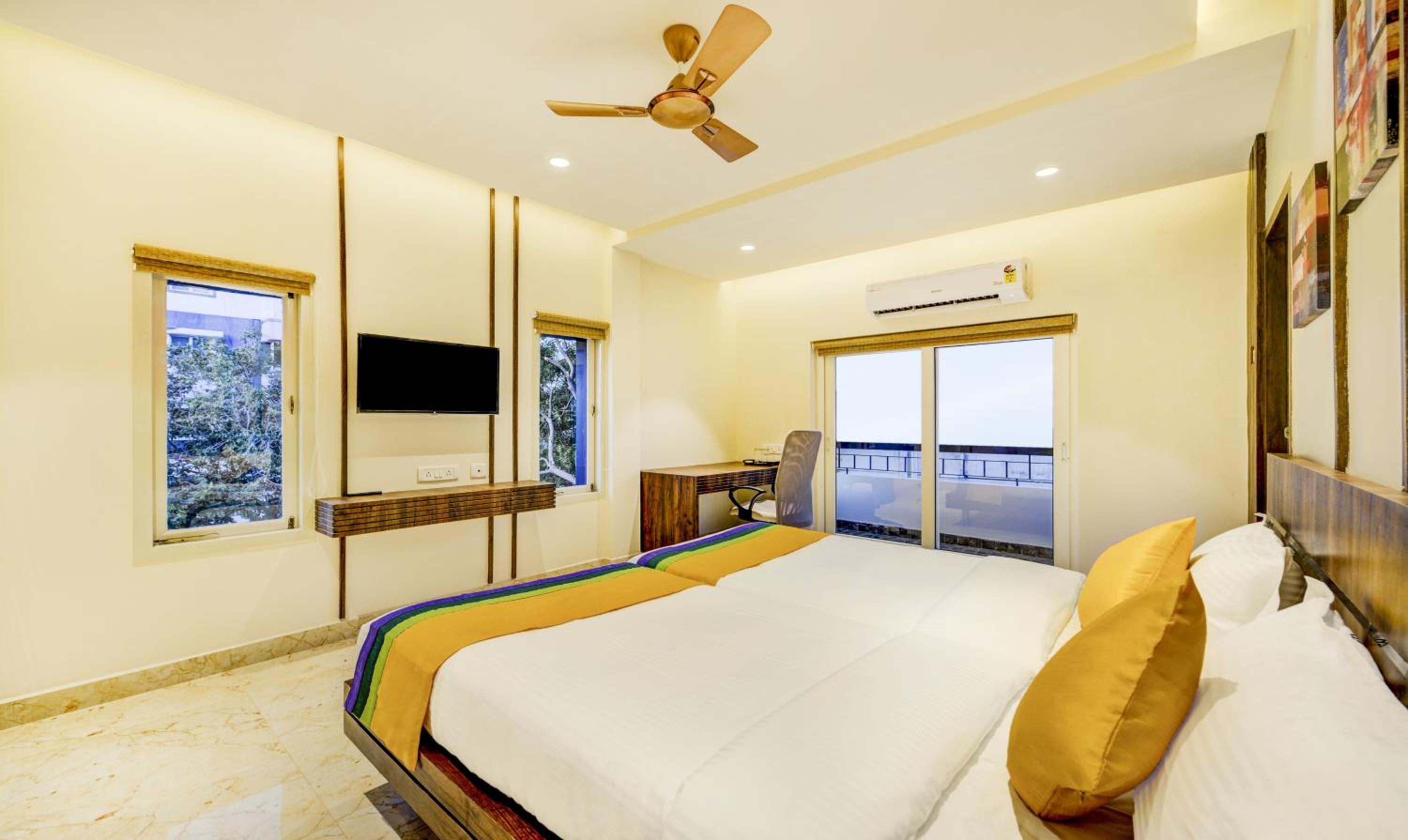 Deluxe Room - Photo 7