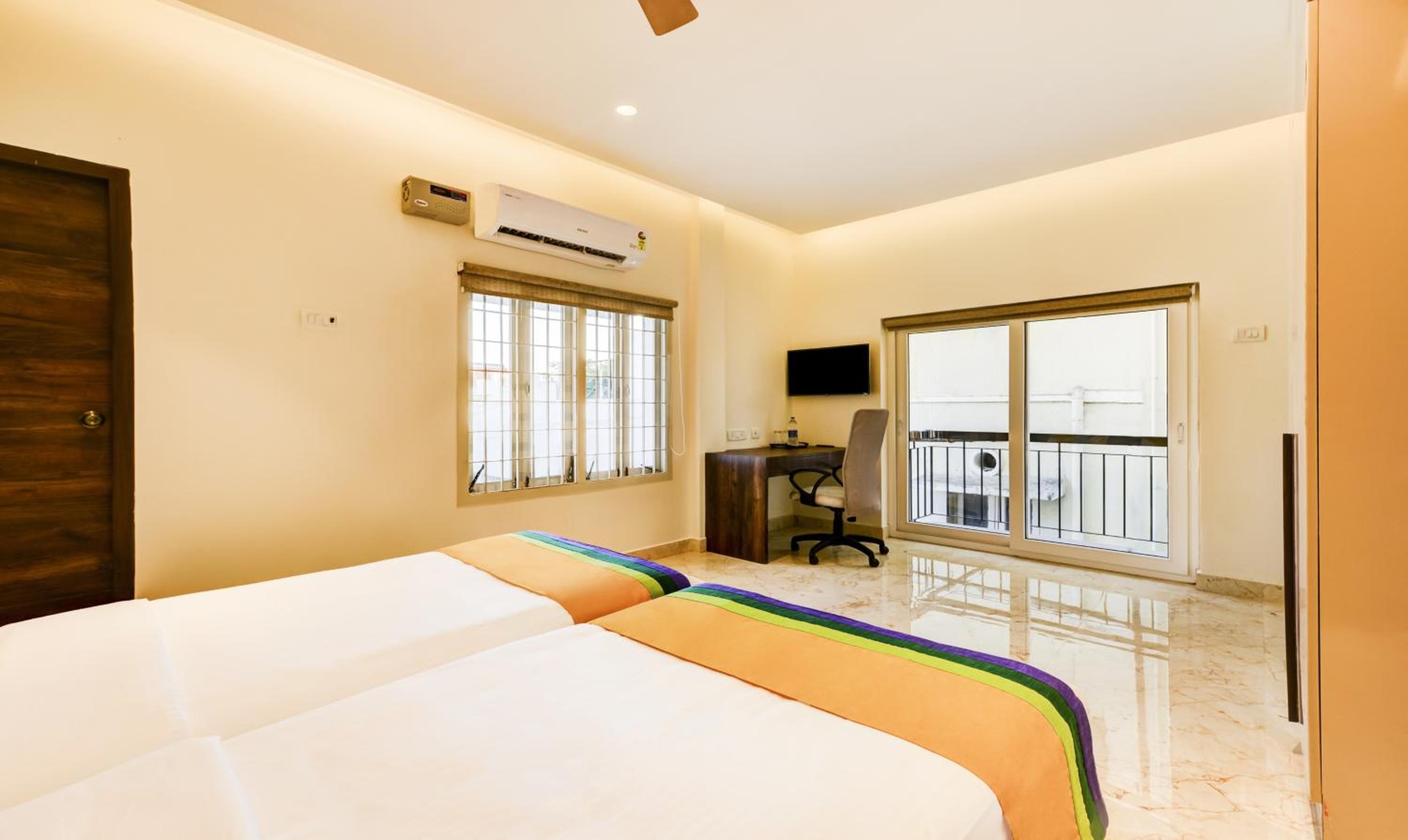 Deluxe Room - Photo 5