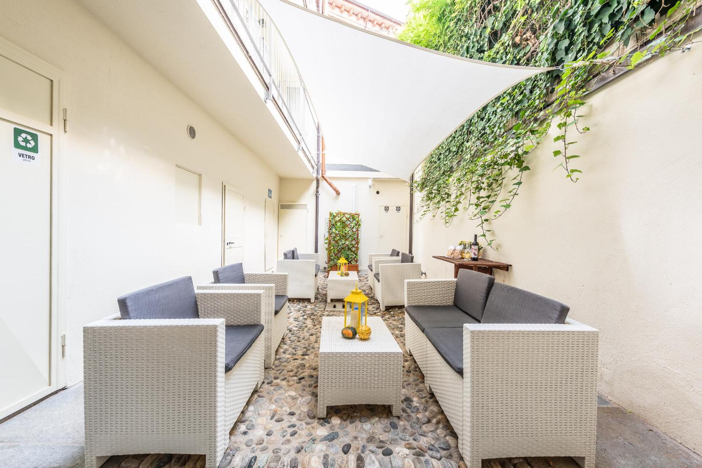 Two-Bedroom Apartment with Balcony photo 2